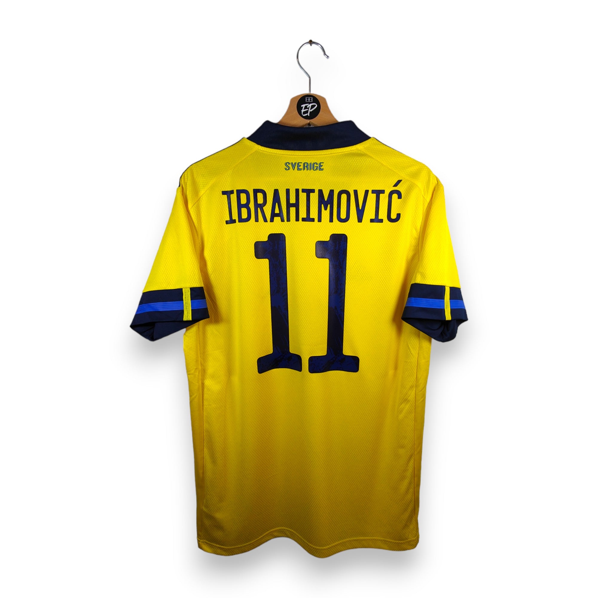 Sweden Home Shirt Ibrahimovic #11 (M)