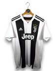 AUCTION 2018-19 Juventus Home Shirt Ronaldo 