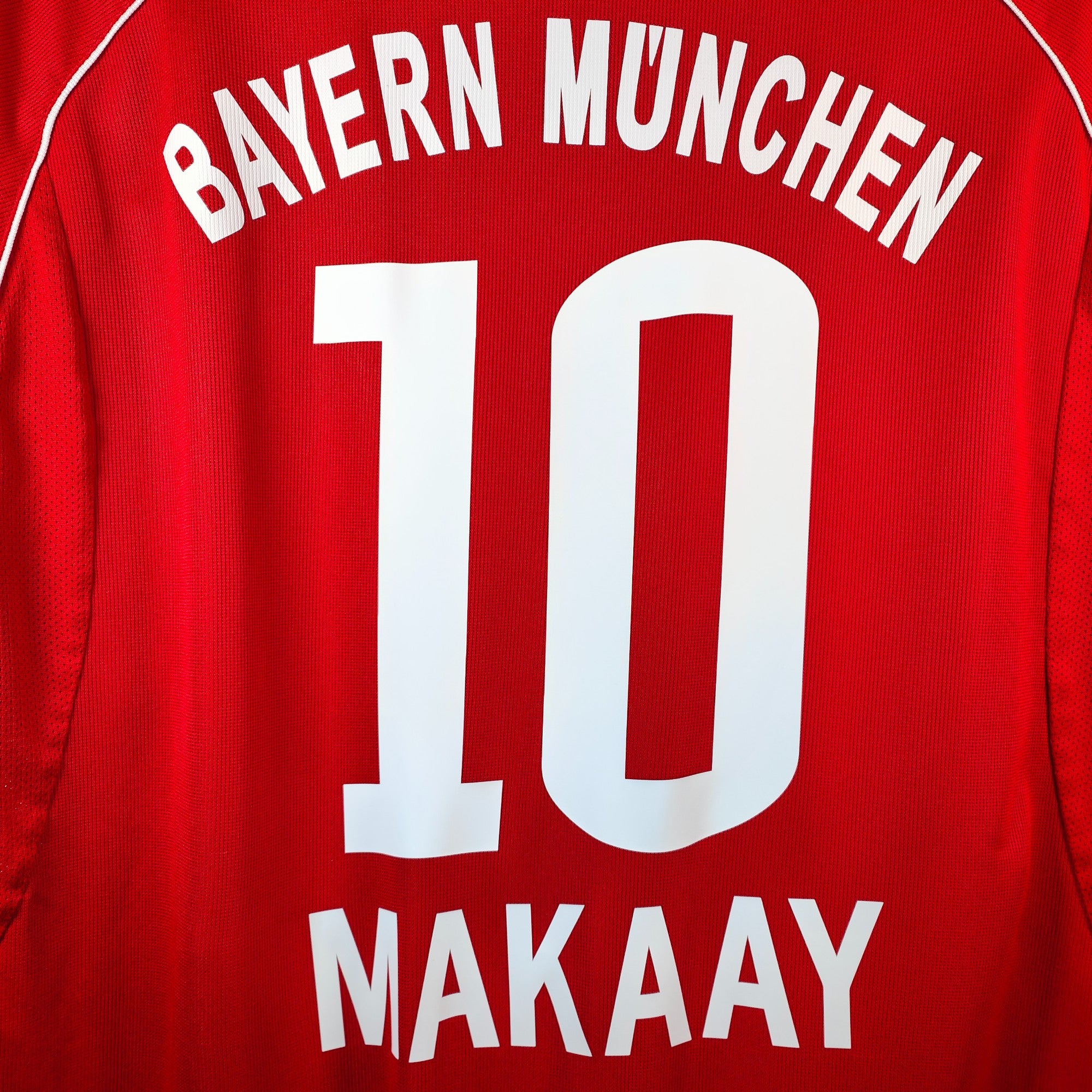 2005-06 Bayern Munich Home Shirt Makaay 