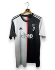 2019-20 Juventus Home Shirt Ronaldo 