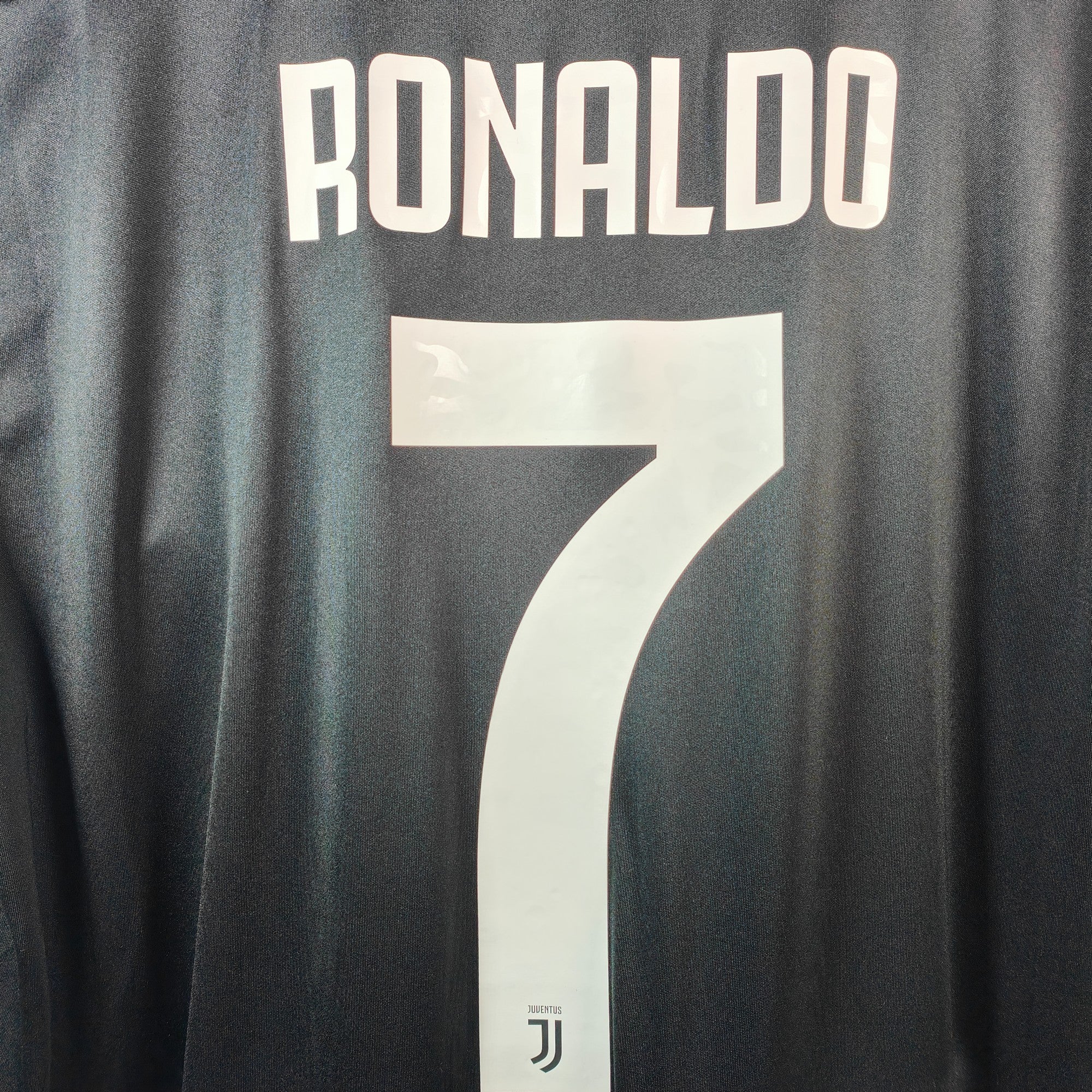 2019-20 Juventus Home Shirt Ronaldo 