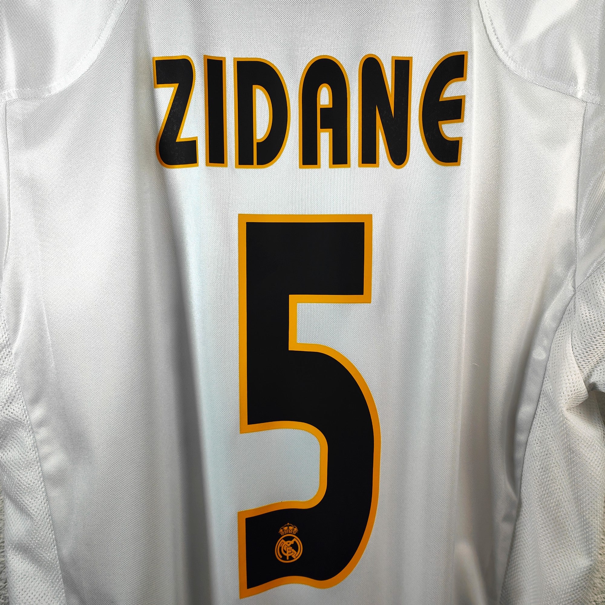 2004-05 Real Madrid Home Shirt Zidane 