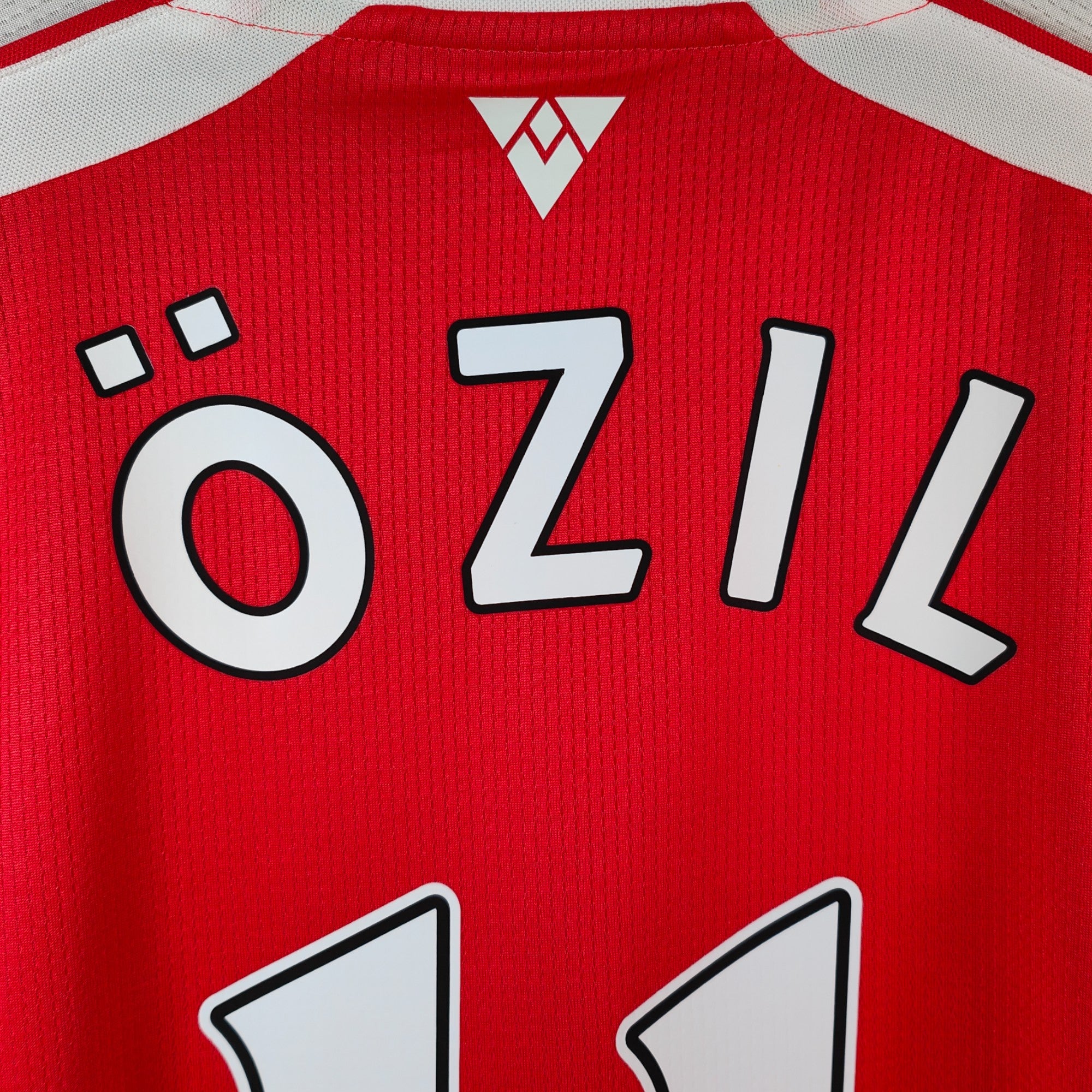 2015-16 Arsenal Home Shirt Ozil 