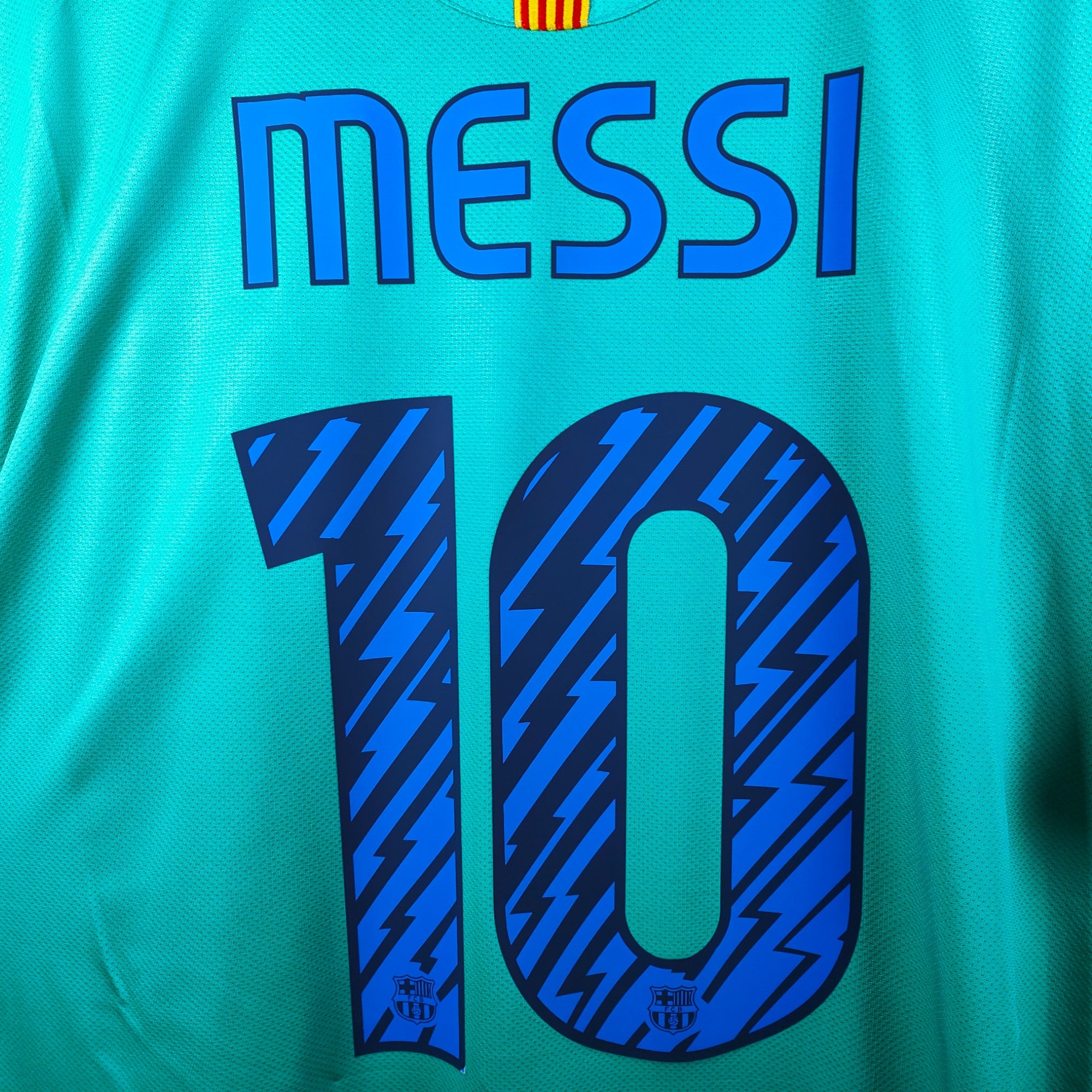 2010-11 FC Barcelona Away Shirt Messi 