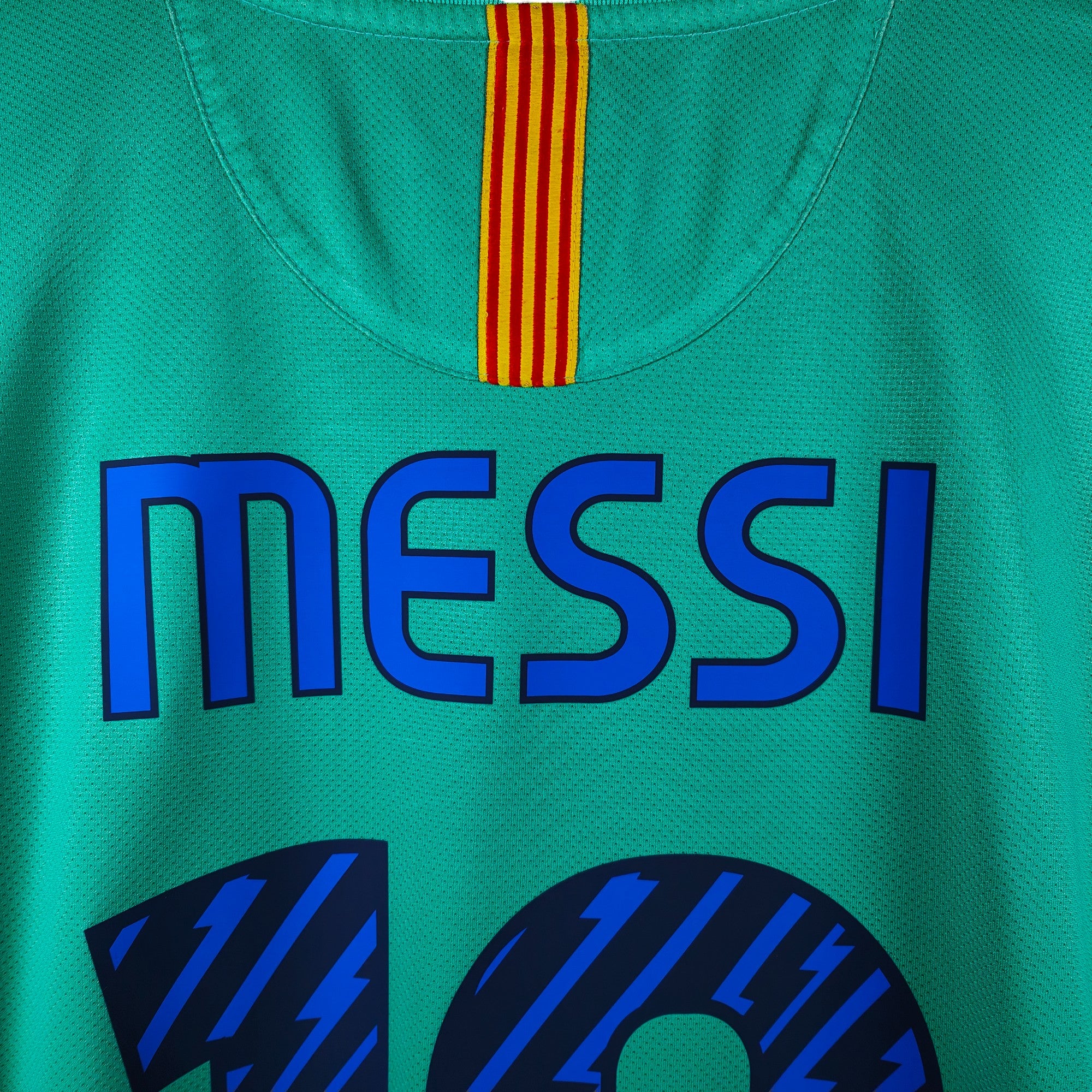 2010-11 FC Barcelona Away Shirt Messi 