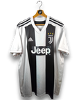 2018-19 Juventus Home Shirt Ronaldo 