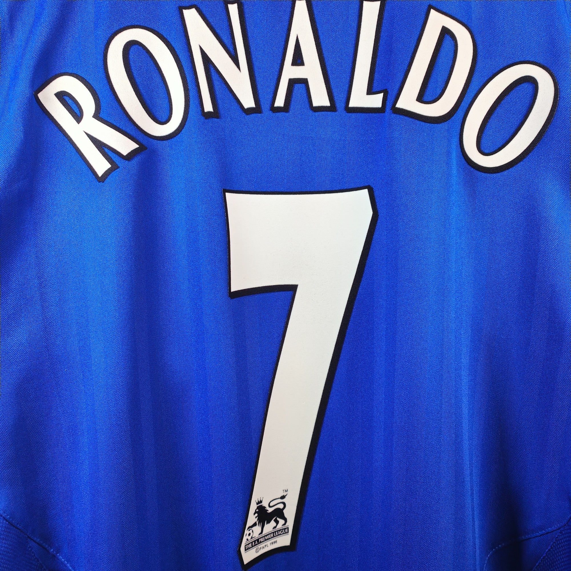 2005-06 Manchester United Away Shirt Ronaldo 