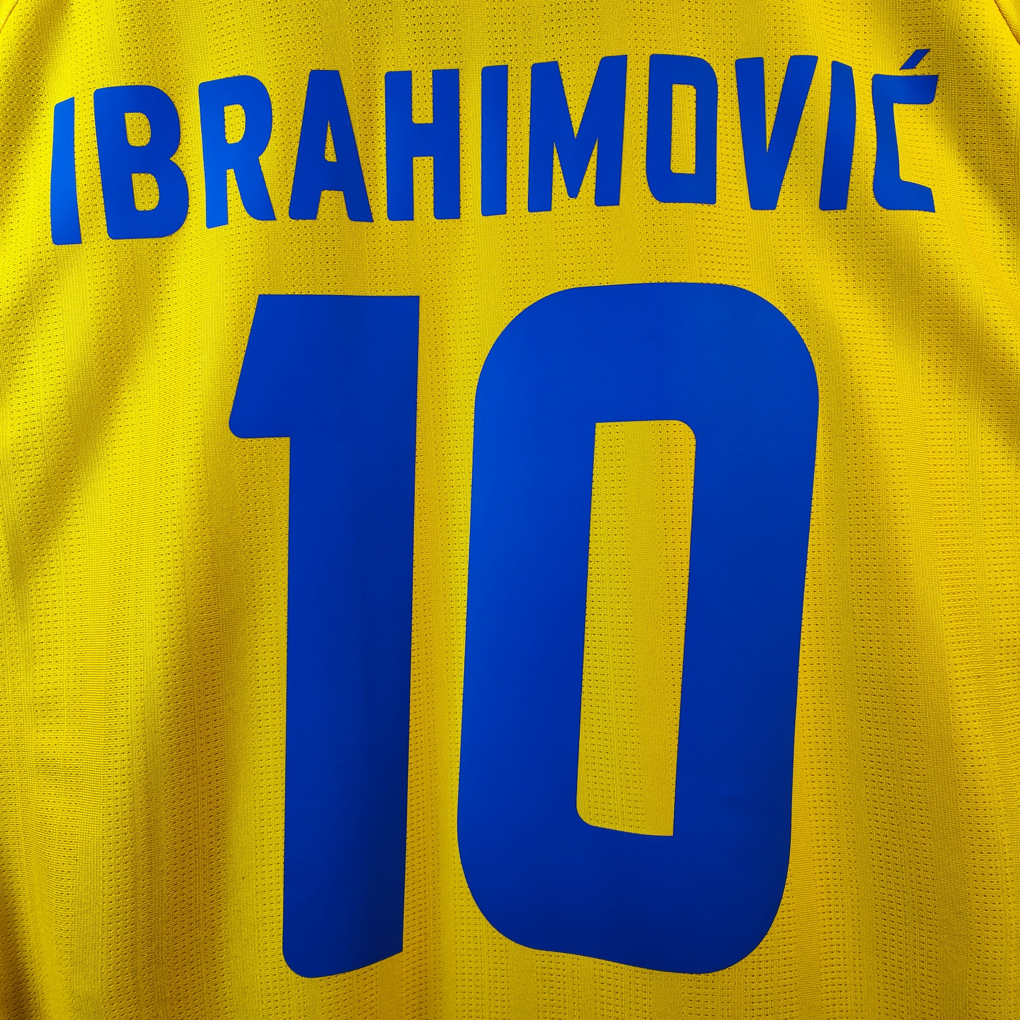 2007-09 Sweden Home Shirt Ibrahimovic 