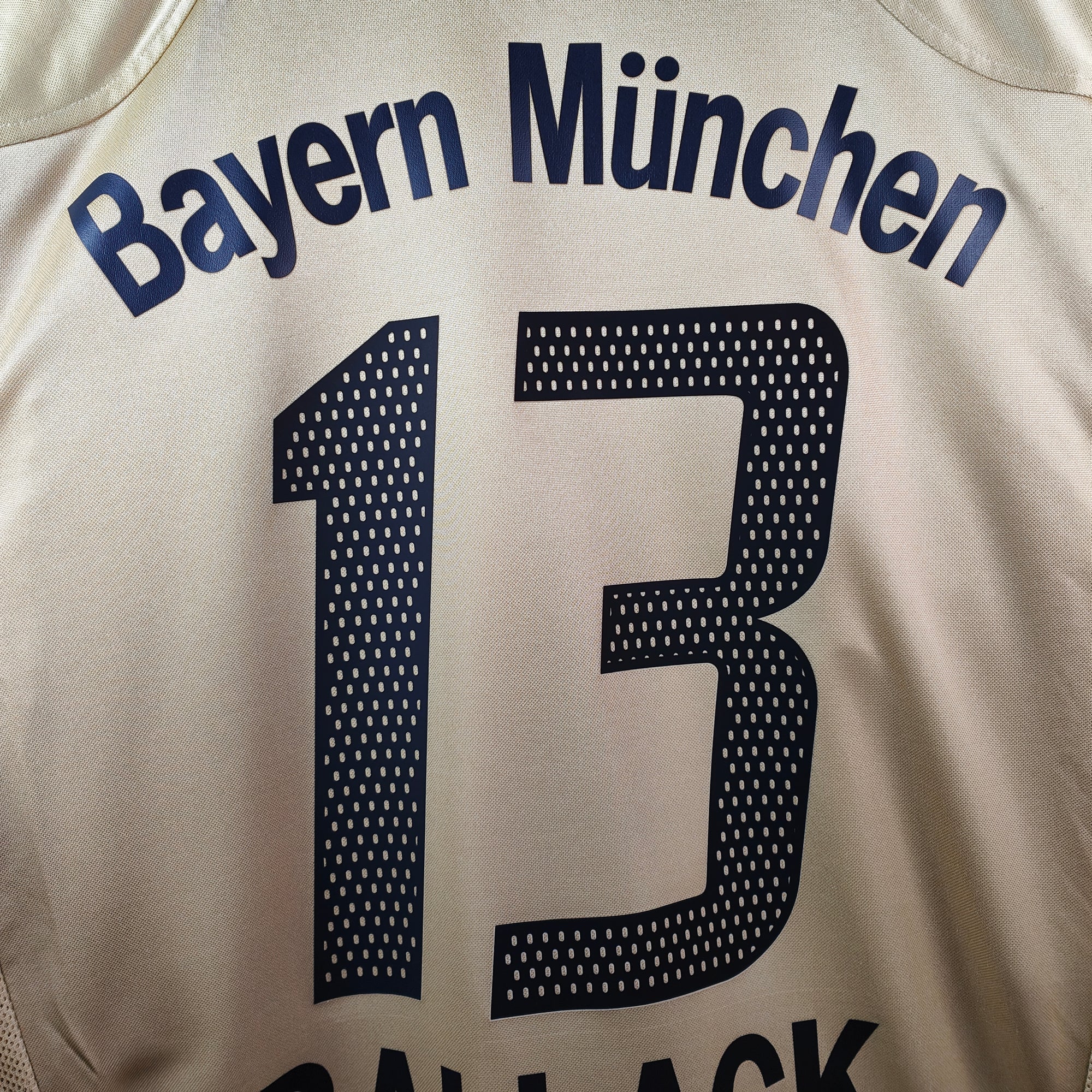 2004-05 Bayern Munich Away Shirt Ballack 