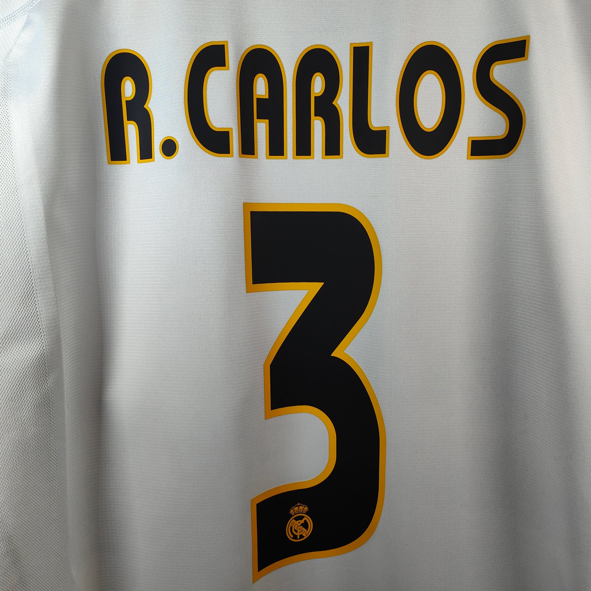 2003-04 Real Madrid Home Shirt Roberto Carlos 