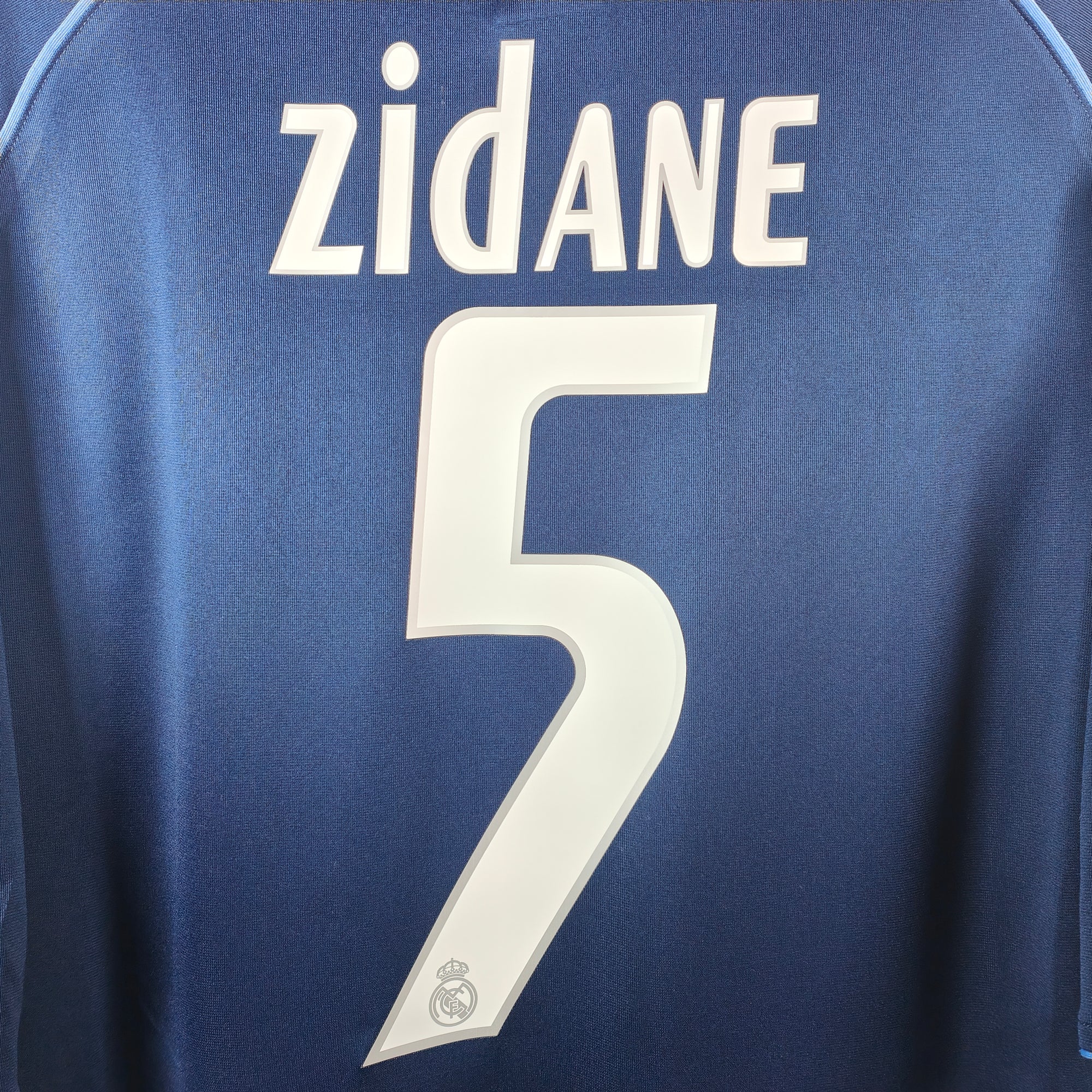 2005-06 Real Madrid Away Shirt Zidane 