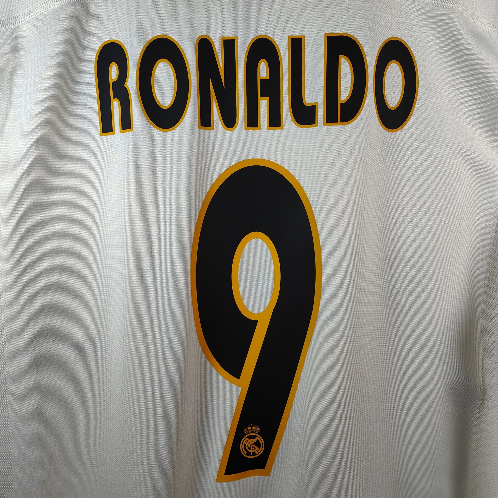 2003-04 Real Madrid Home Shirt Ronaldo 