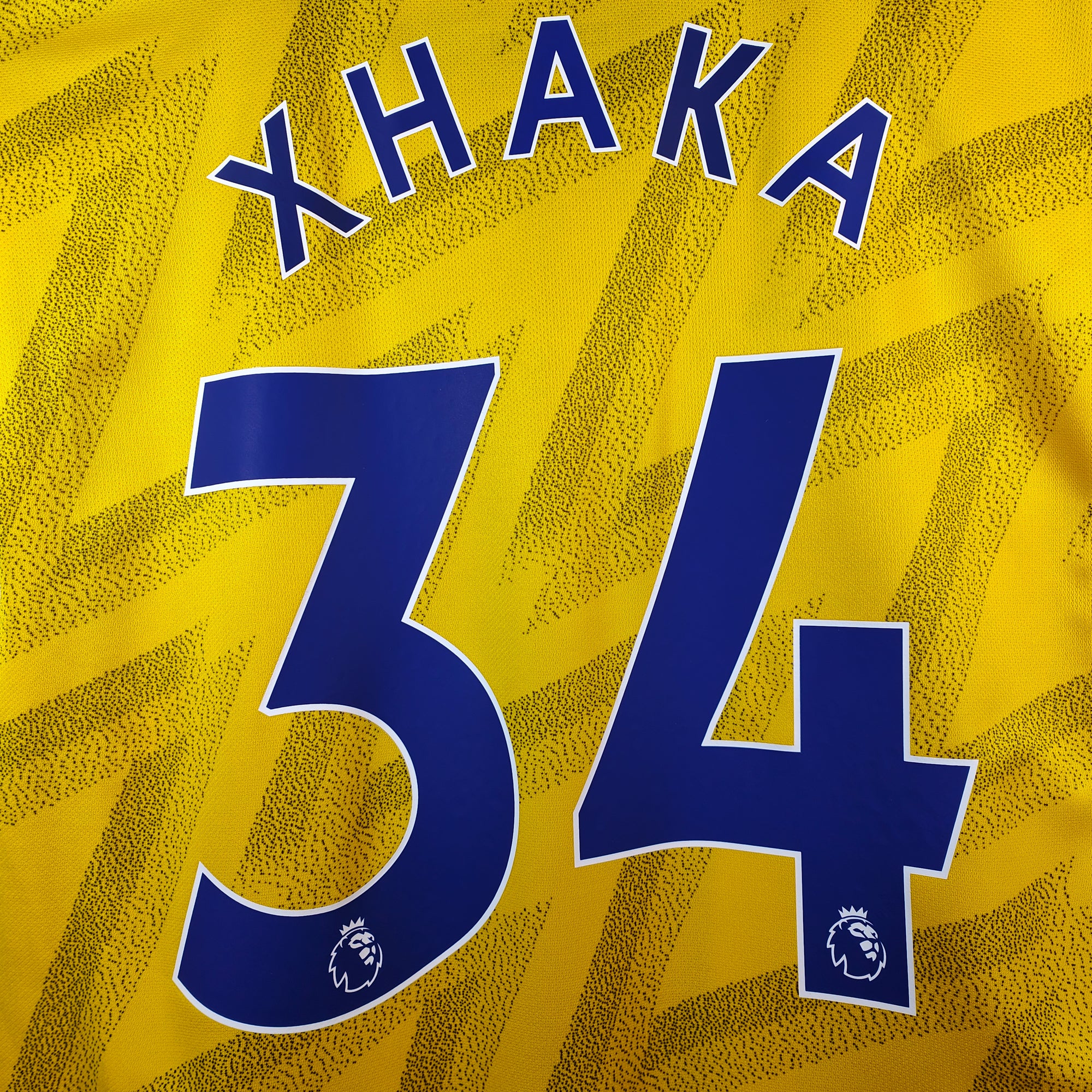 2019-20 Arsenal Away Shirt Xhaka 