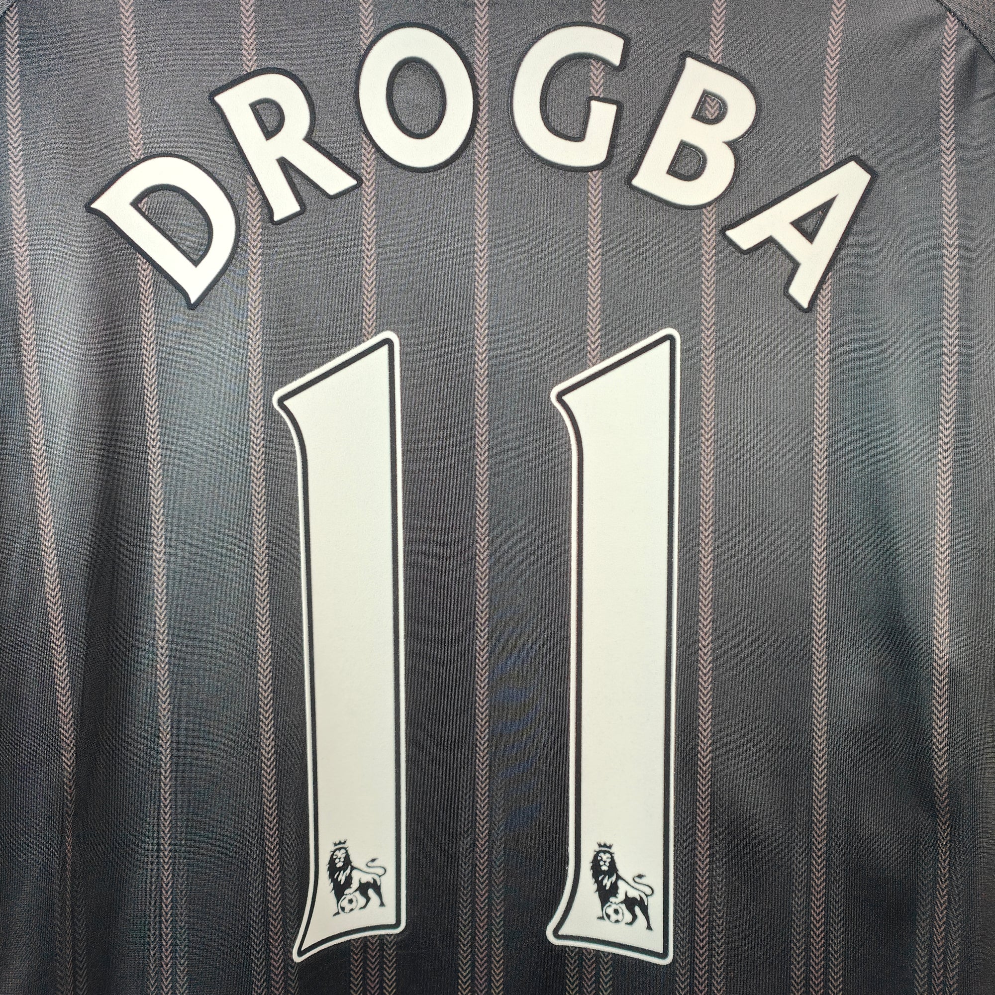 2010-11 Chelsea Away LS Shirt Drogba 