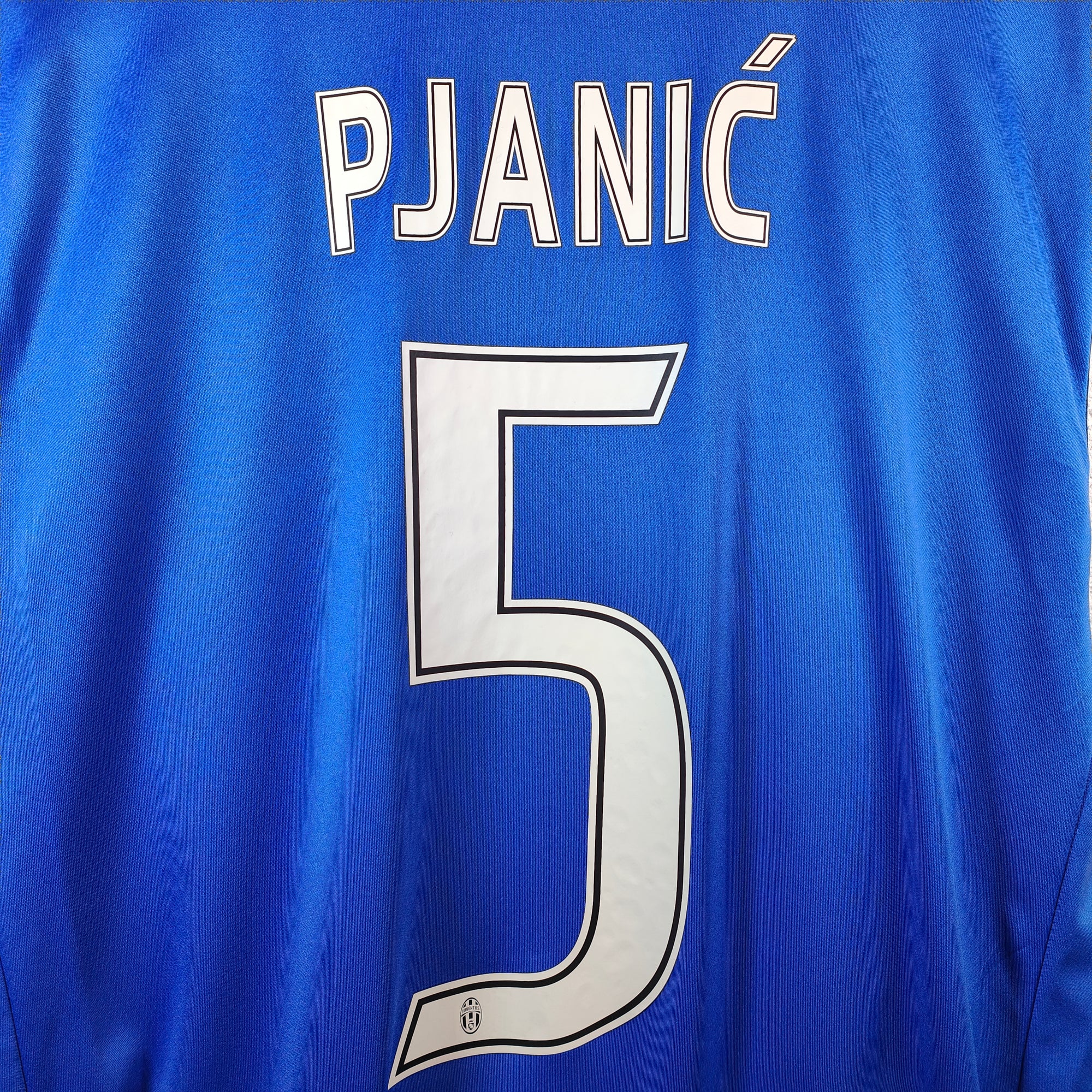 2016-17 Juventus Away Shirt Pjanic 