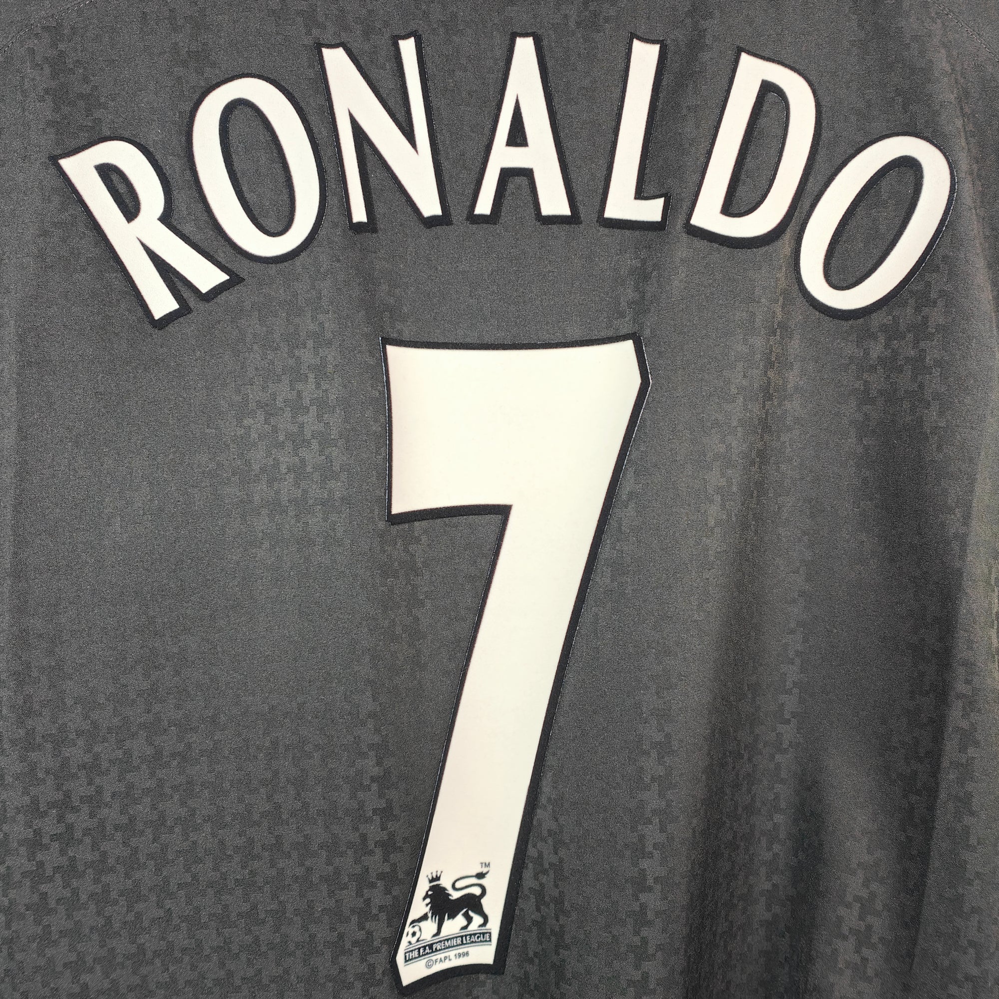 2003-05 Manchester United Away Shirt Ronaldo 