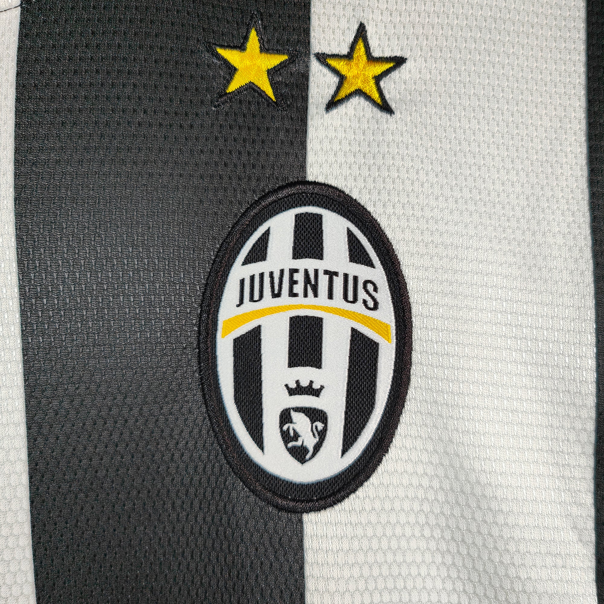 2012-13 Juventus Home Shirt Vidal 