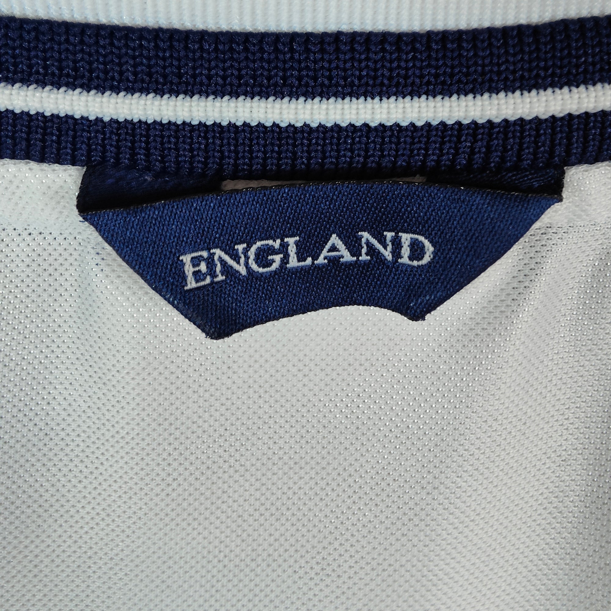 1999-01 England Home Shirt Beckham 