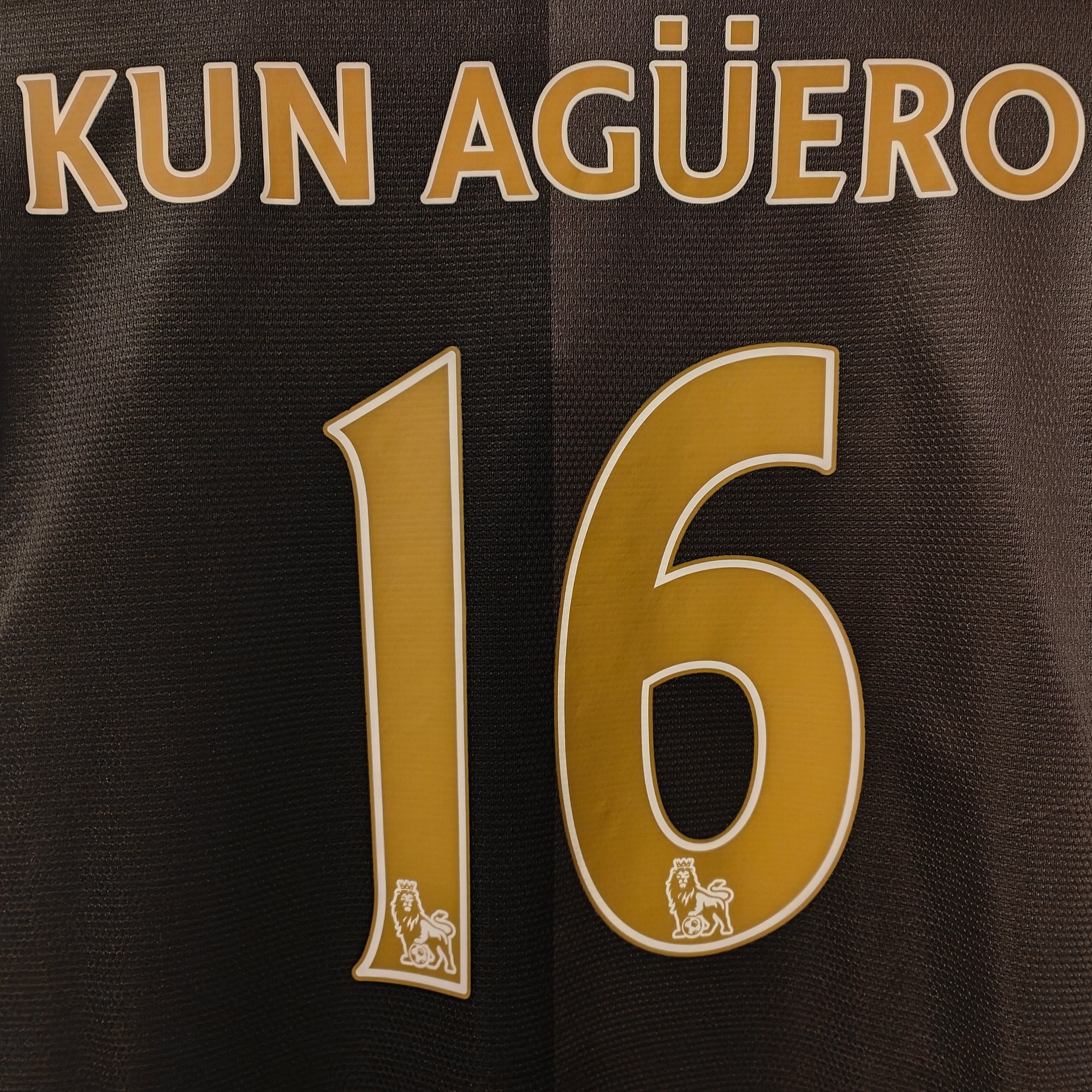 2013-14 Manchester City Away Shirt Kun Aguero 