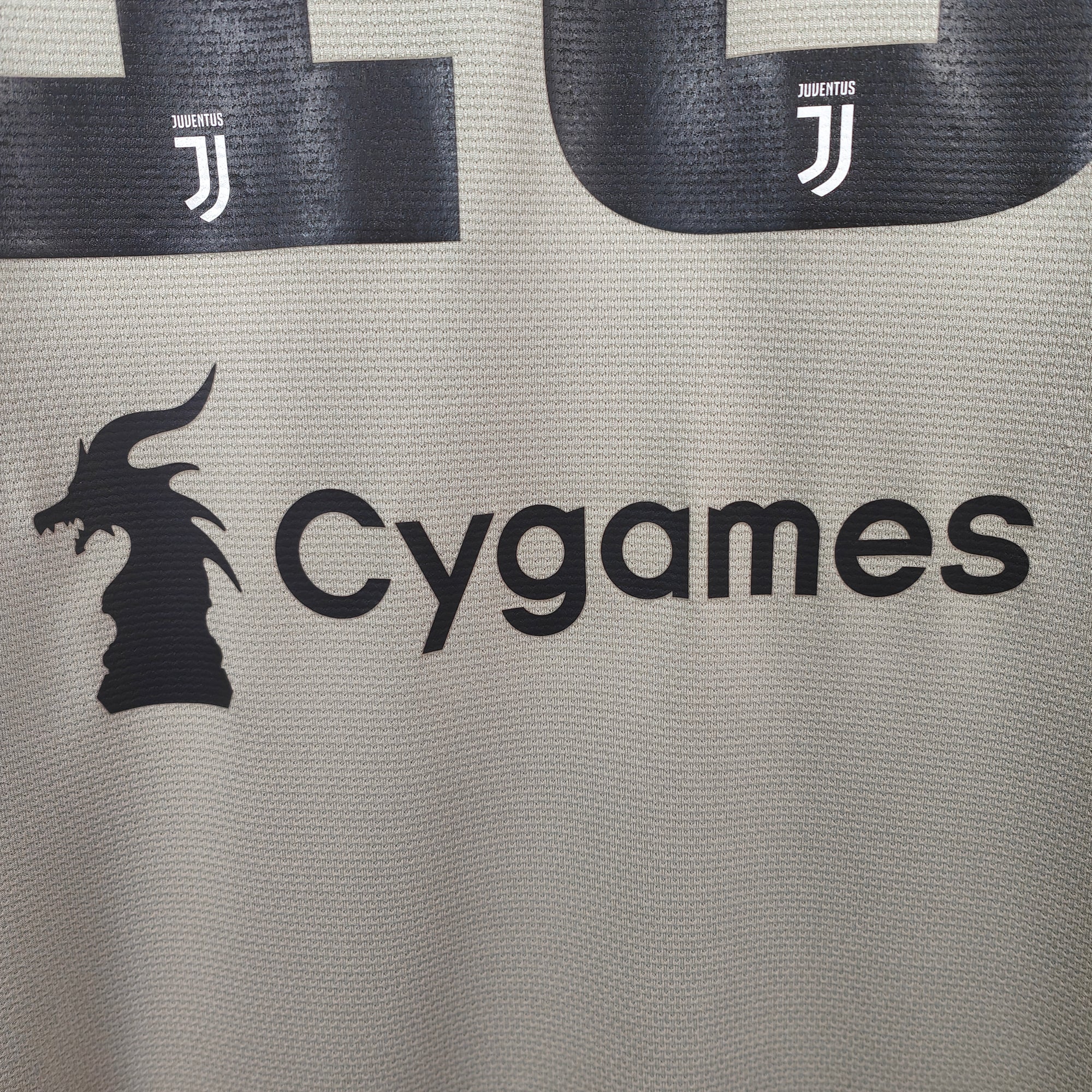 2018-19 Juventus Away Shirt Dybala 