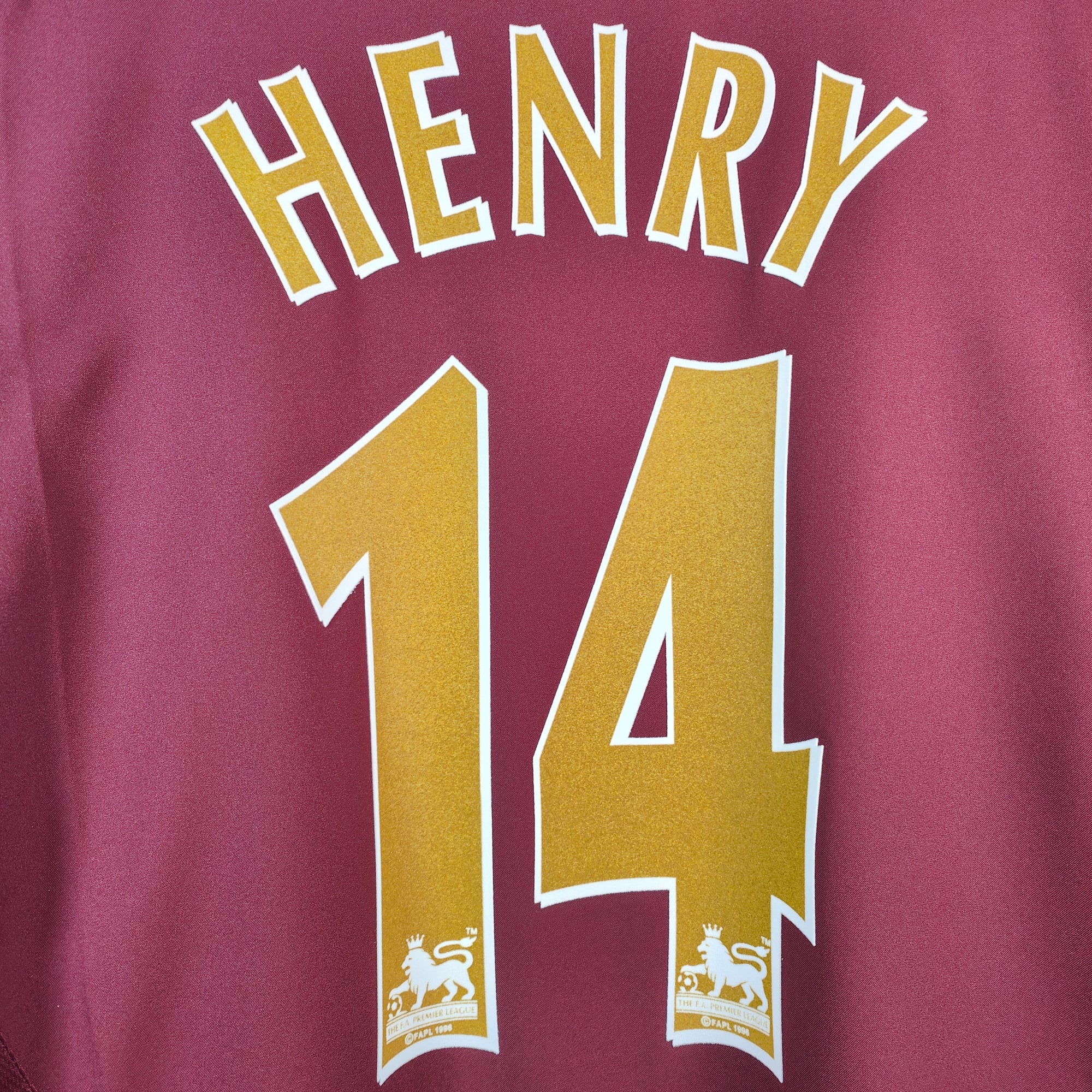 2005-06 Arsenal Home Shirt LS Henry 