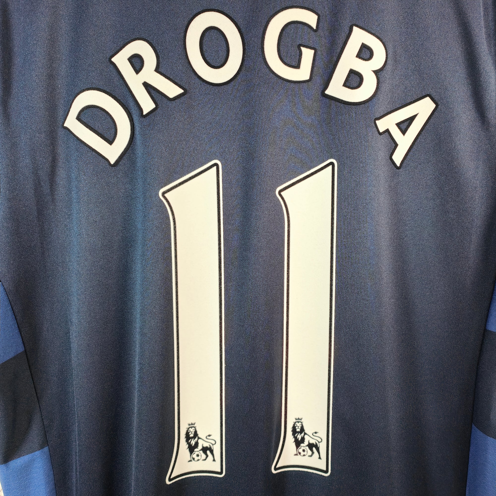 2009-10 Chelsea Away Shirt Drogba 