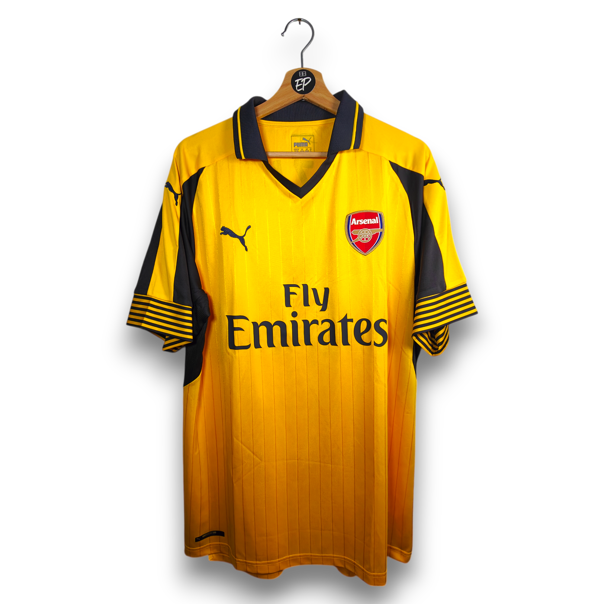 2016-17 Arsenal Away Shirt Ozil 
