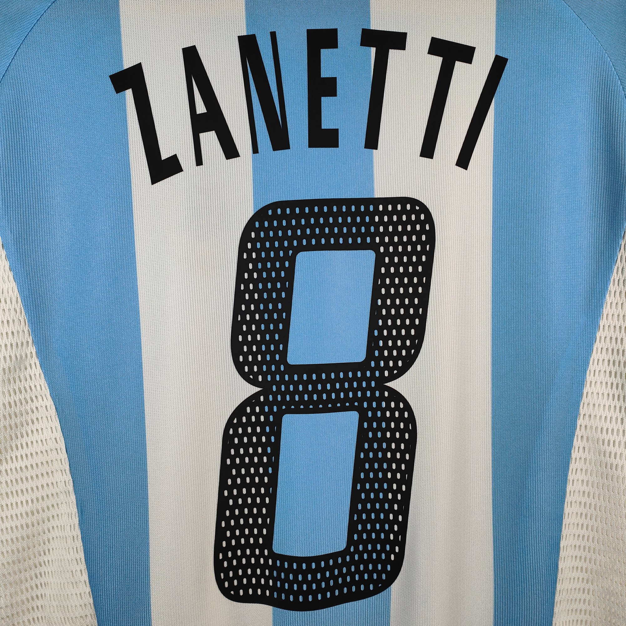 2002-04 Argentina Home Shirt Zanetti 