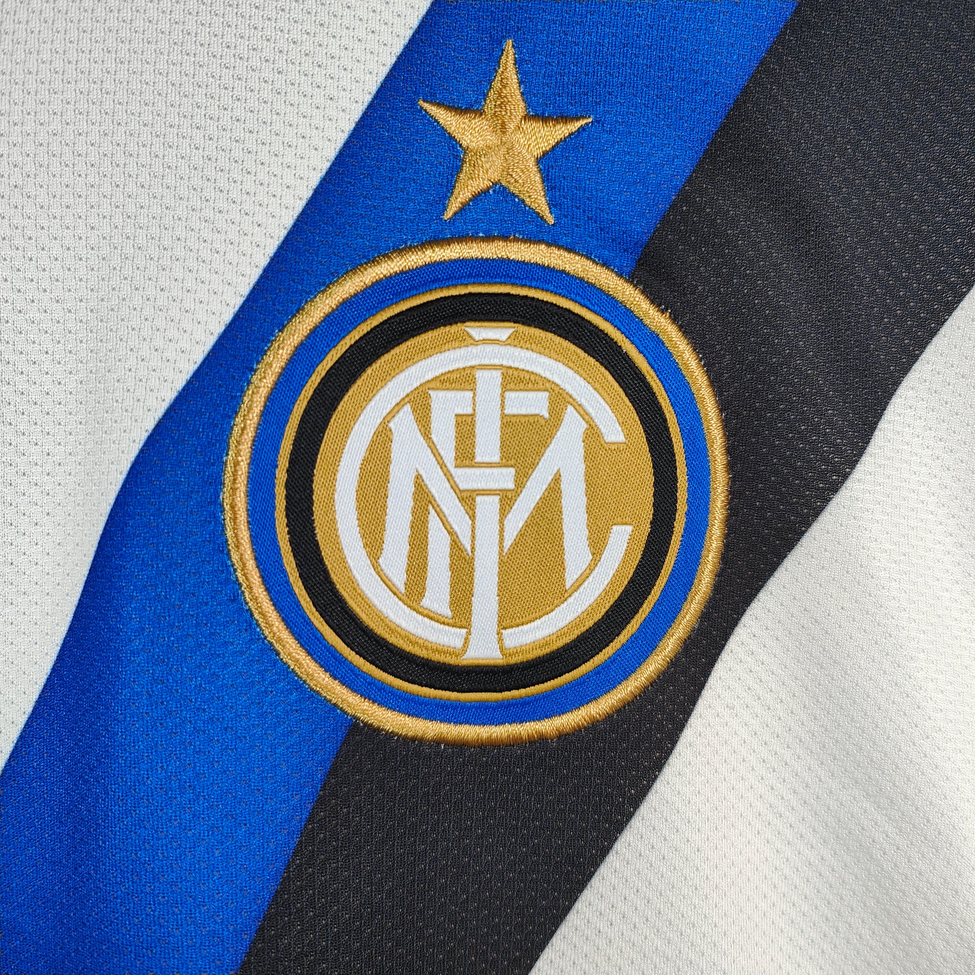 2011-12 Inter Milan Away Shirt Sneijder 