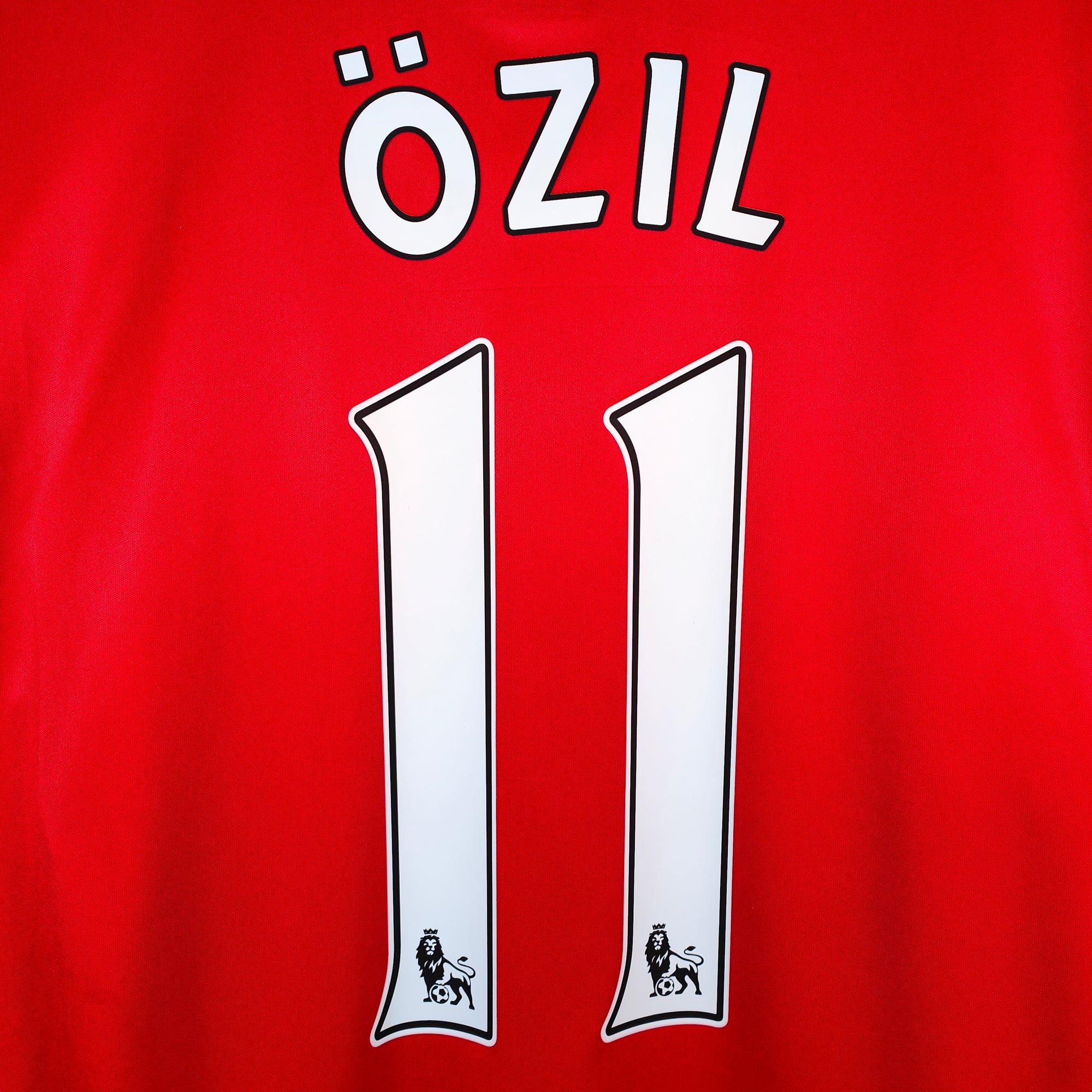 2016-17 Arsenal Home Shirt Ozil 