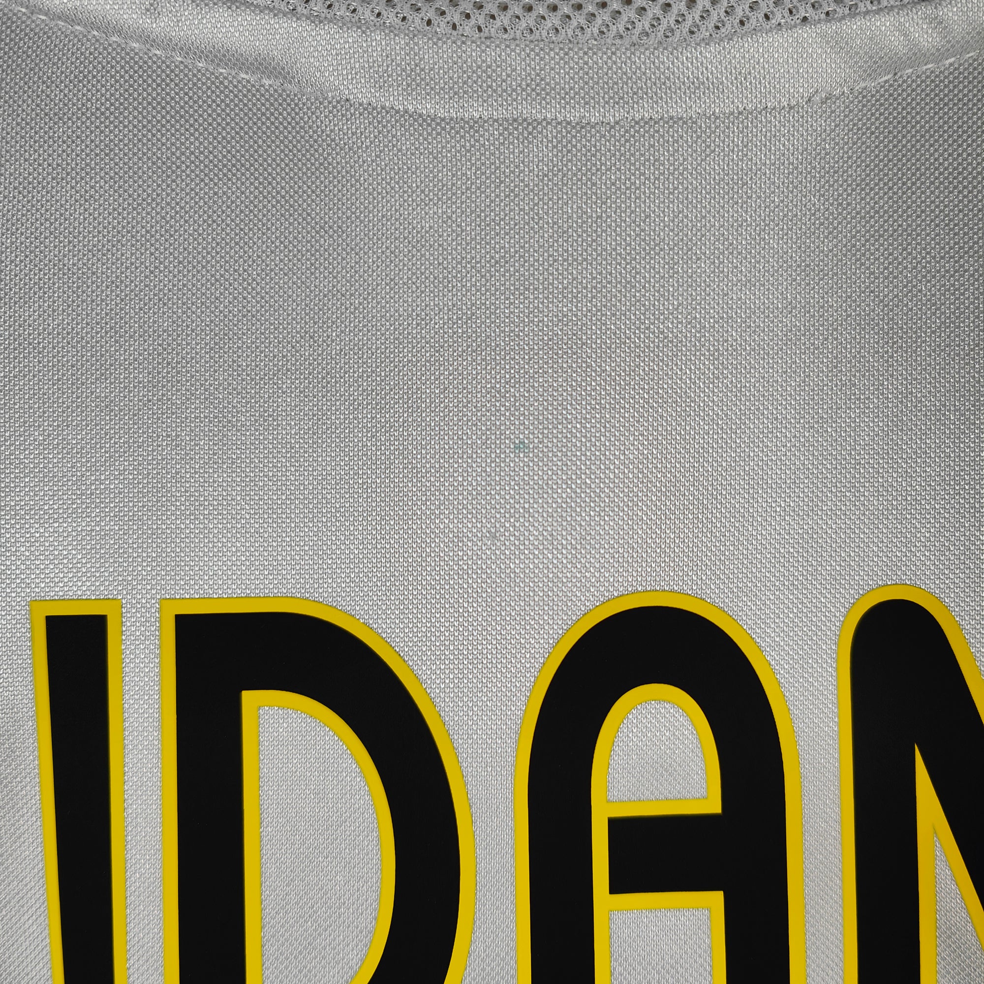 2004-05 Real Madrid Home Shirt Zidane 