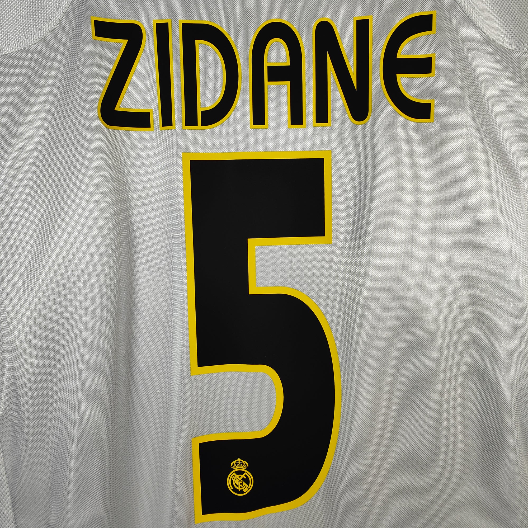 2004-05 Real Madrid Home Shirt Zidane 