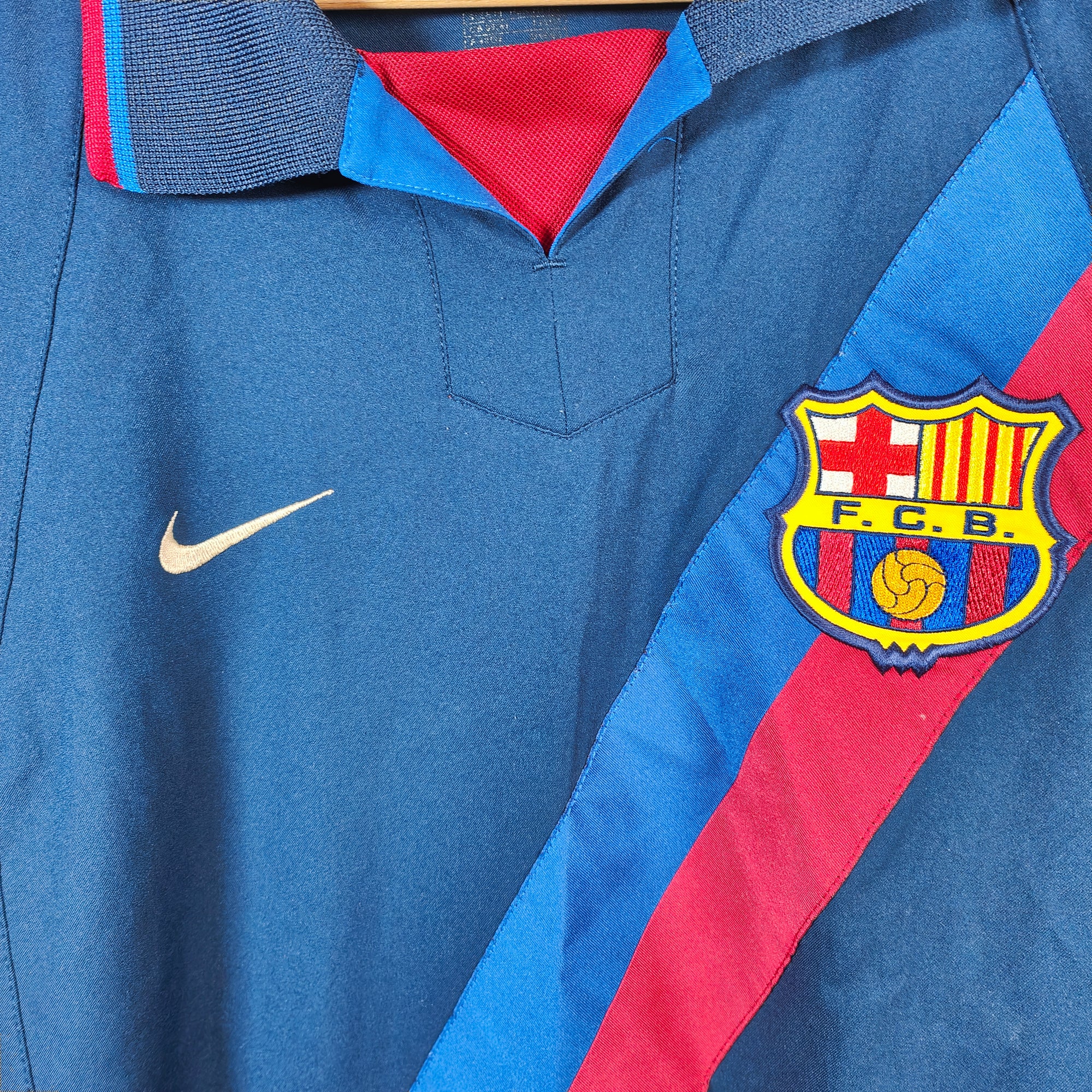 2002-03 FC Barcelona Away Shirt Iniesta 