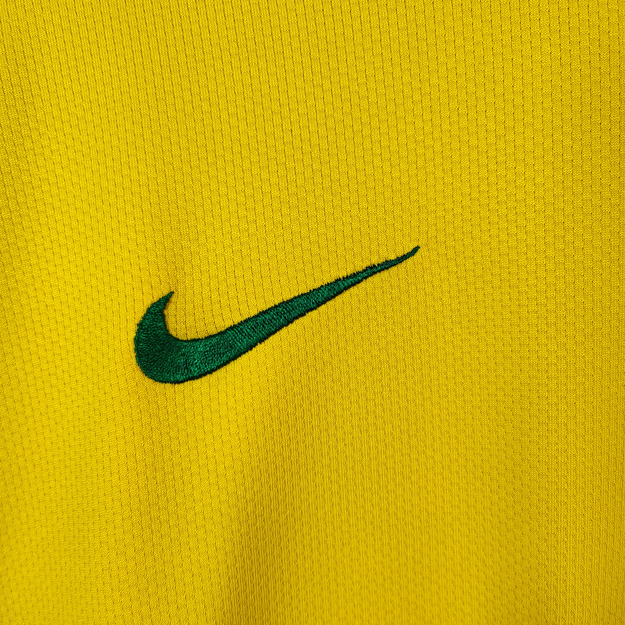 2006-08 Brazil Home Shirt Ronaldinho 