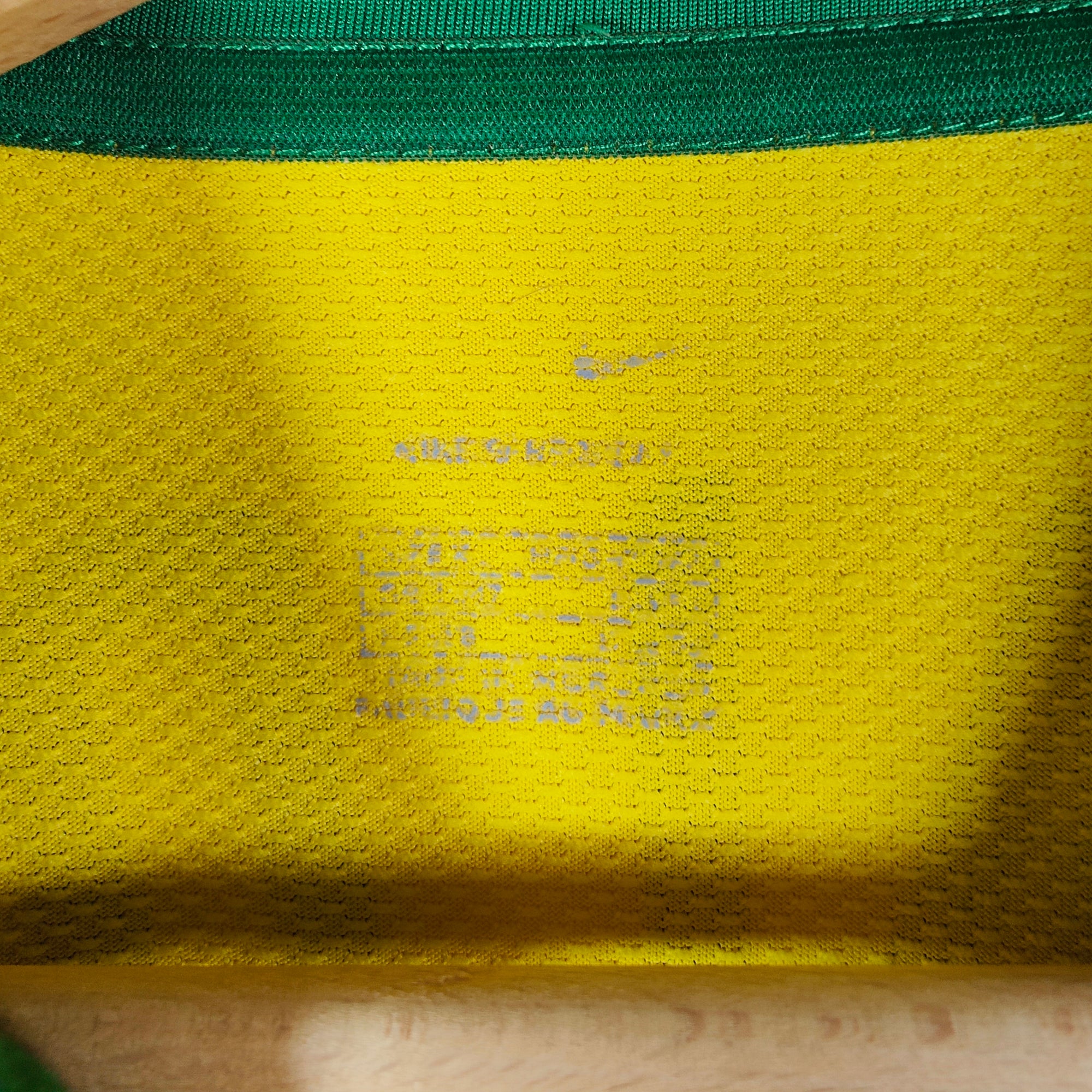 2006-08 Brazil Home Shirt Ronaldinho 