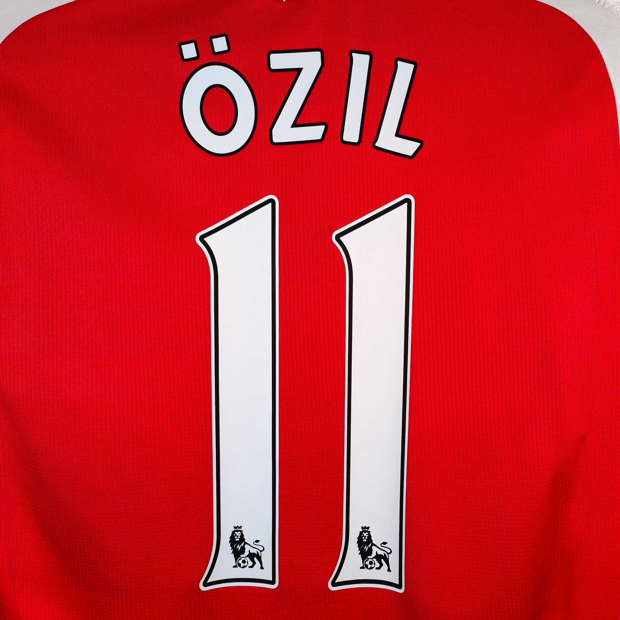 2015-16 Arsenal Home Shirt Ozil 