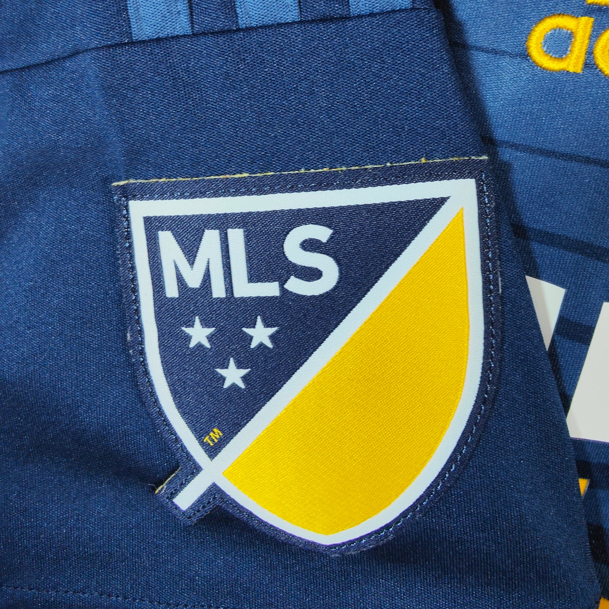 2015-16 Los Angeles Galaxy Away Shirt Giovani 