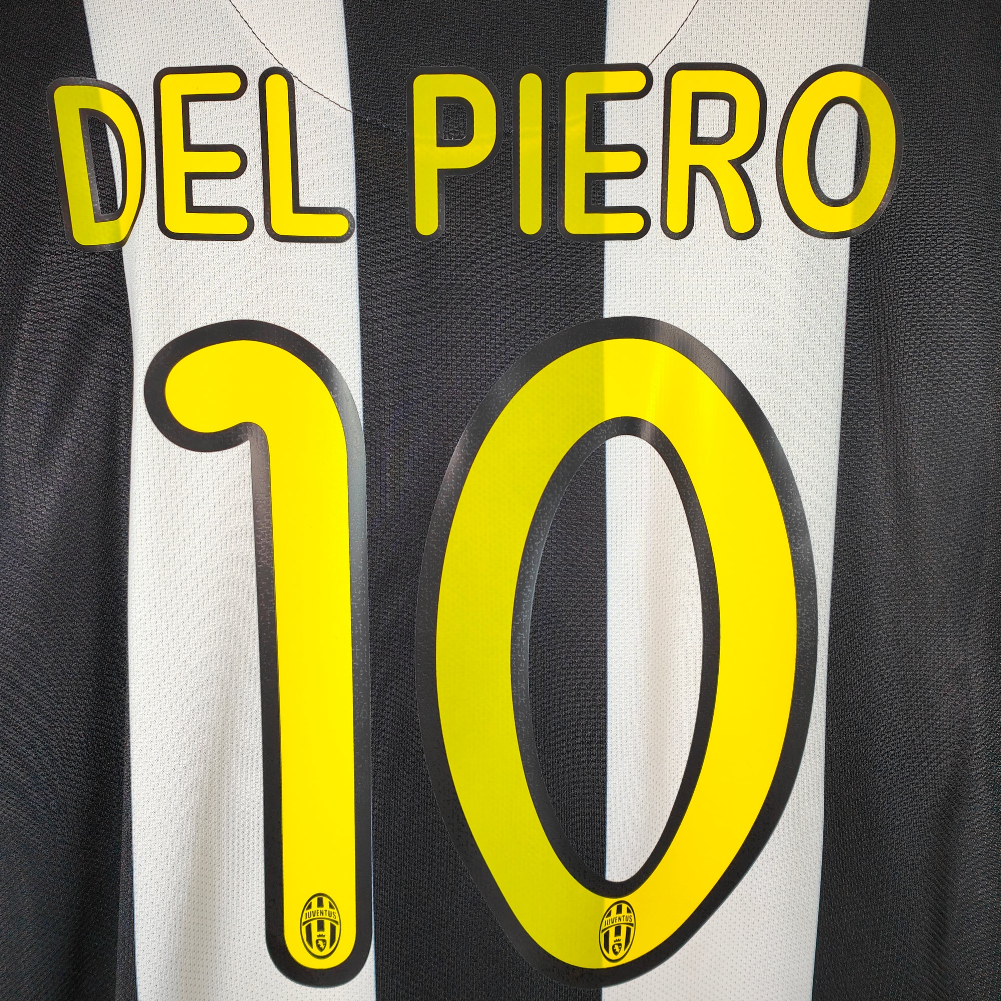 AUCTION 2008-09 Juventus Home Shirt Del Piero 