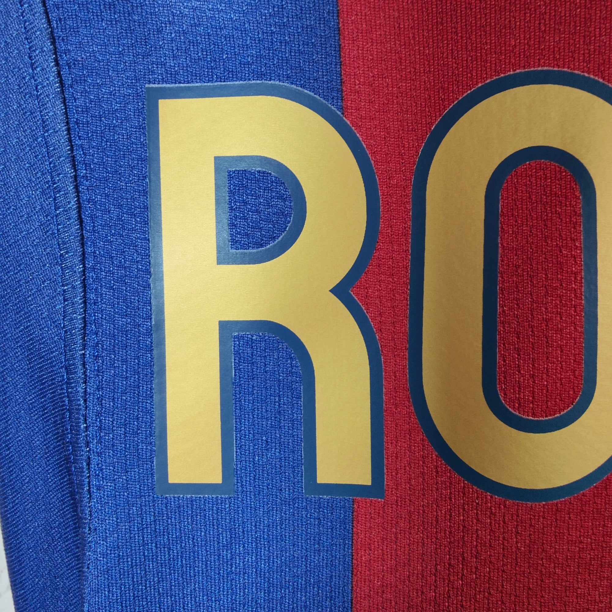 2006-07 FC Barcelona Home Shirt Ronaldinho 