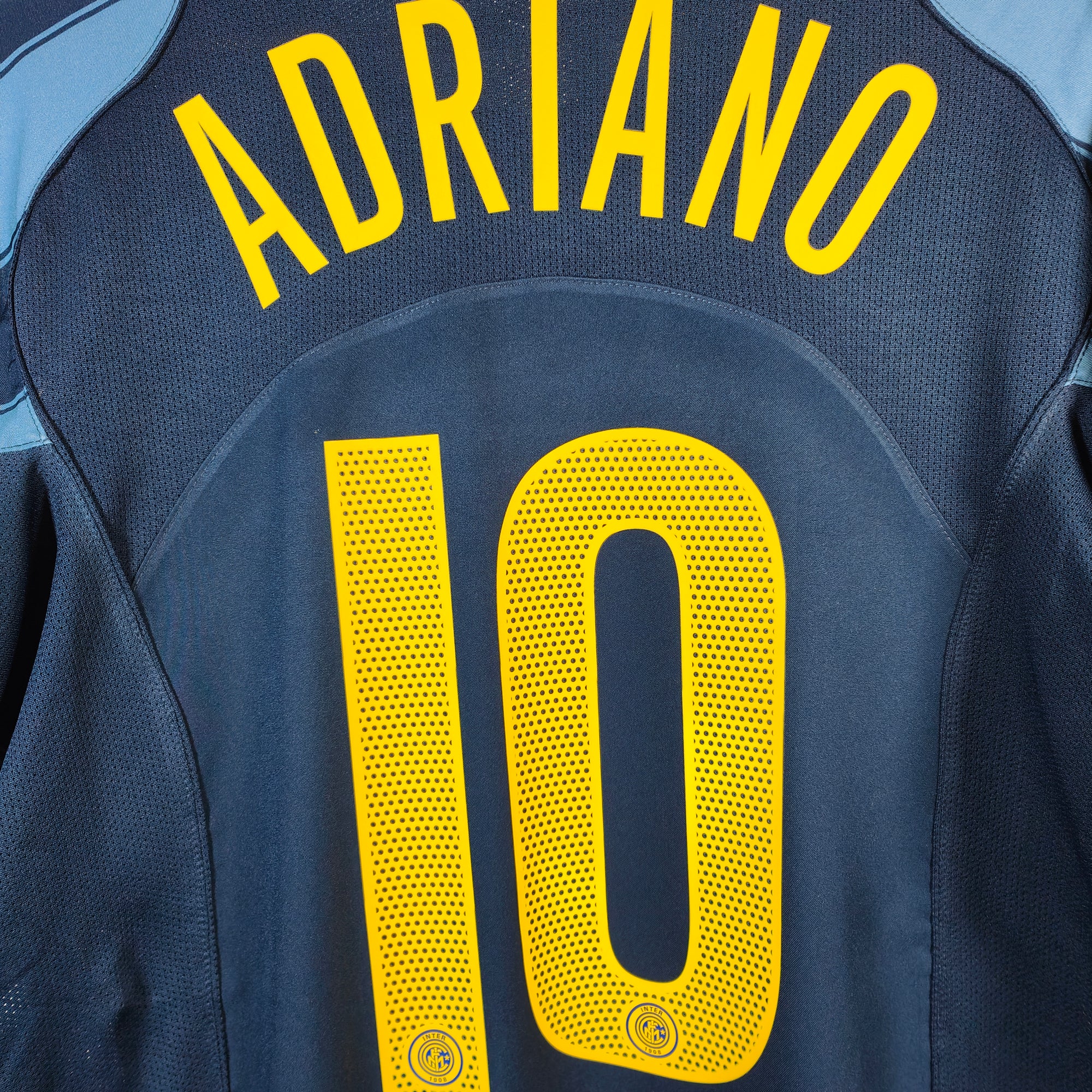 2004-06 Inter Milan Third Shirt Adriano 