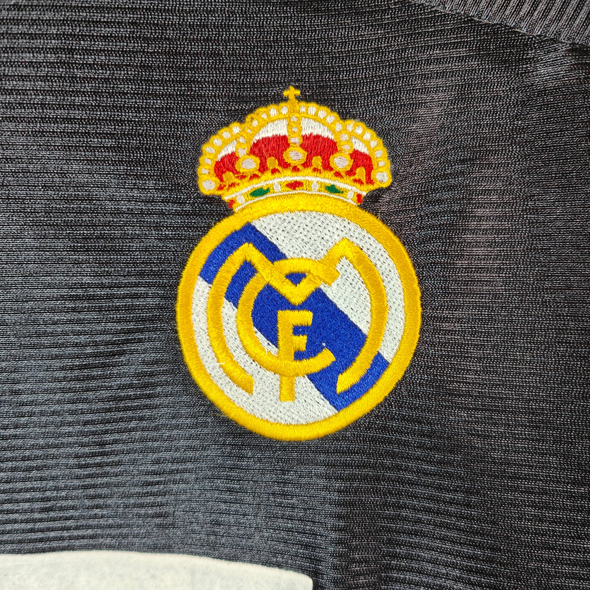 1999-01 Real Madrid Away Shirt Raul 