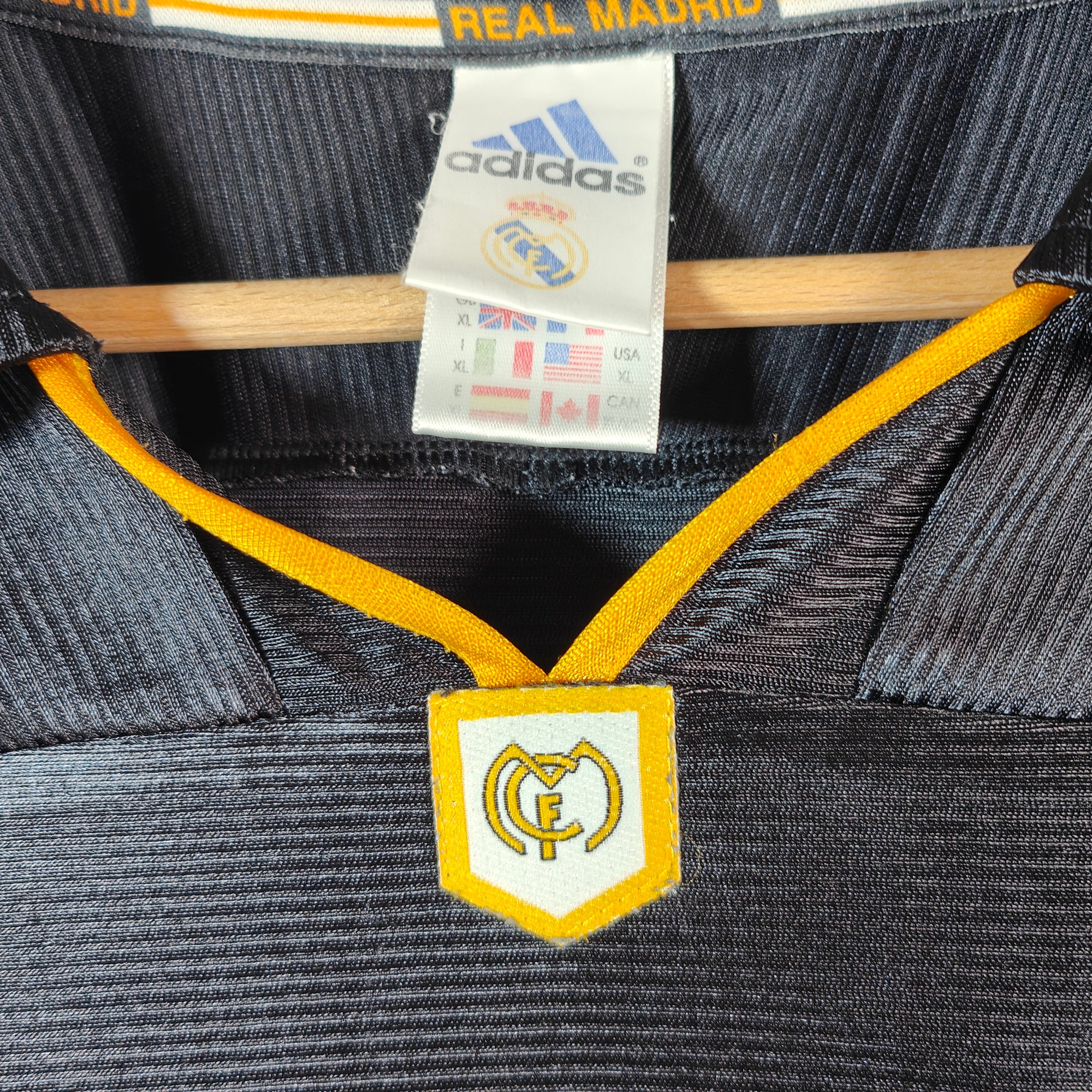 1999-01 Real Madrid Away Shirt Raul 