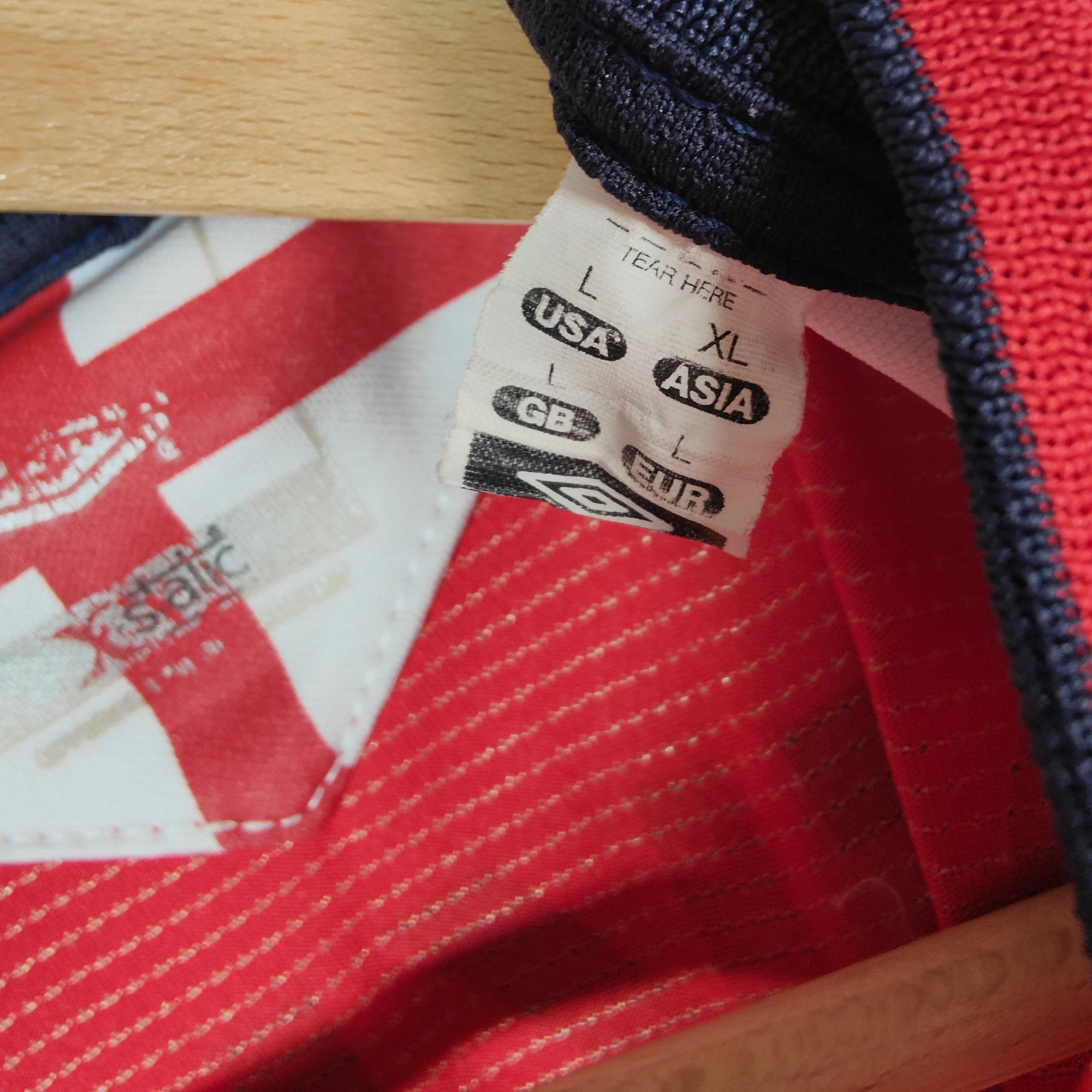 2004-06 England Away Shirt Beckham 