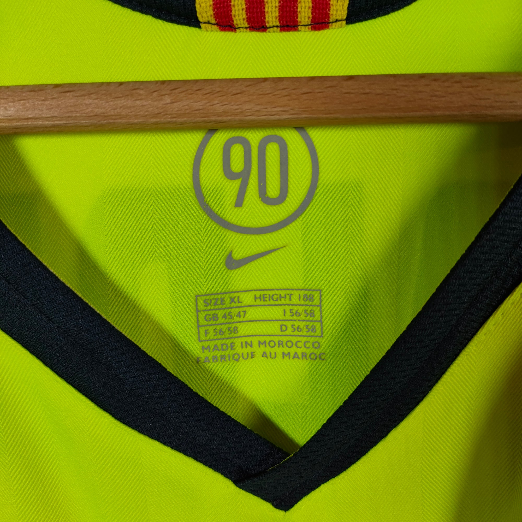 2005-06 FC Barcelona Away Shirt Ronaldinho 