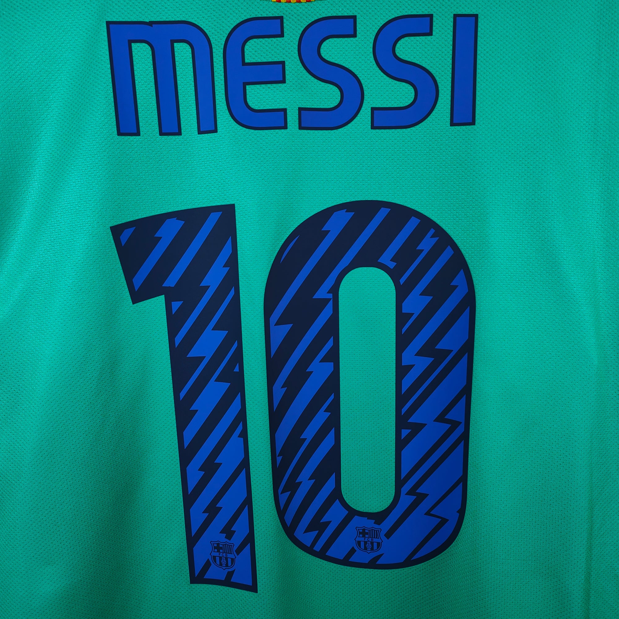 2010-11 FC Barcelona Away Shirt Messi 