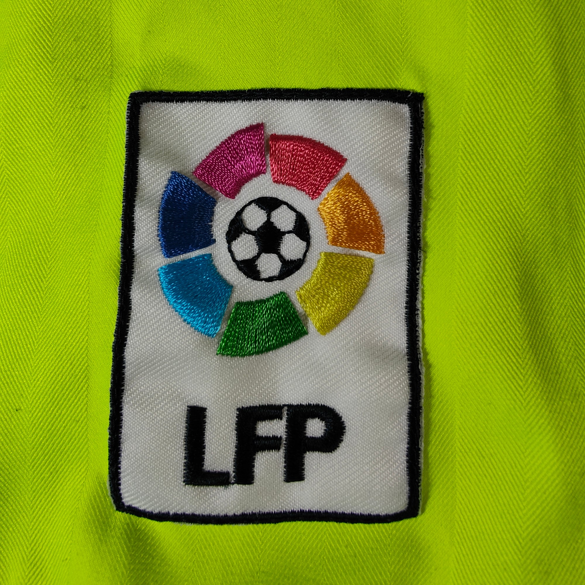 2005-06 FC Barcelona Away Shirt Messi 