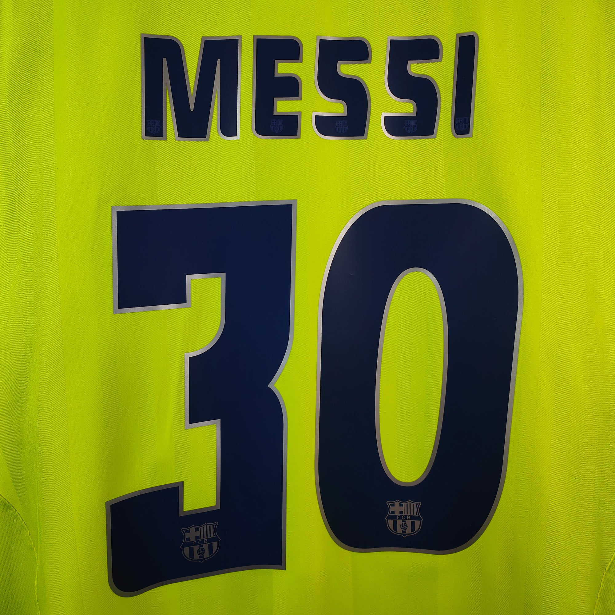 2005-06 FC Barcelona Away Shirt Messi 