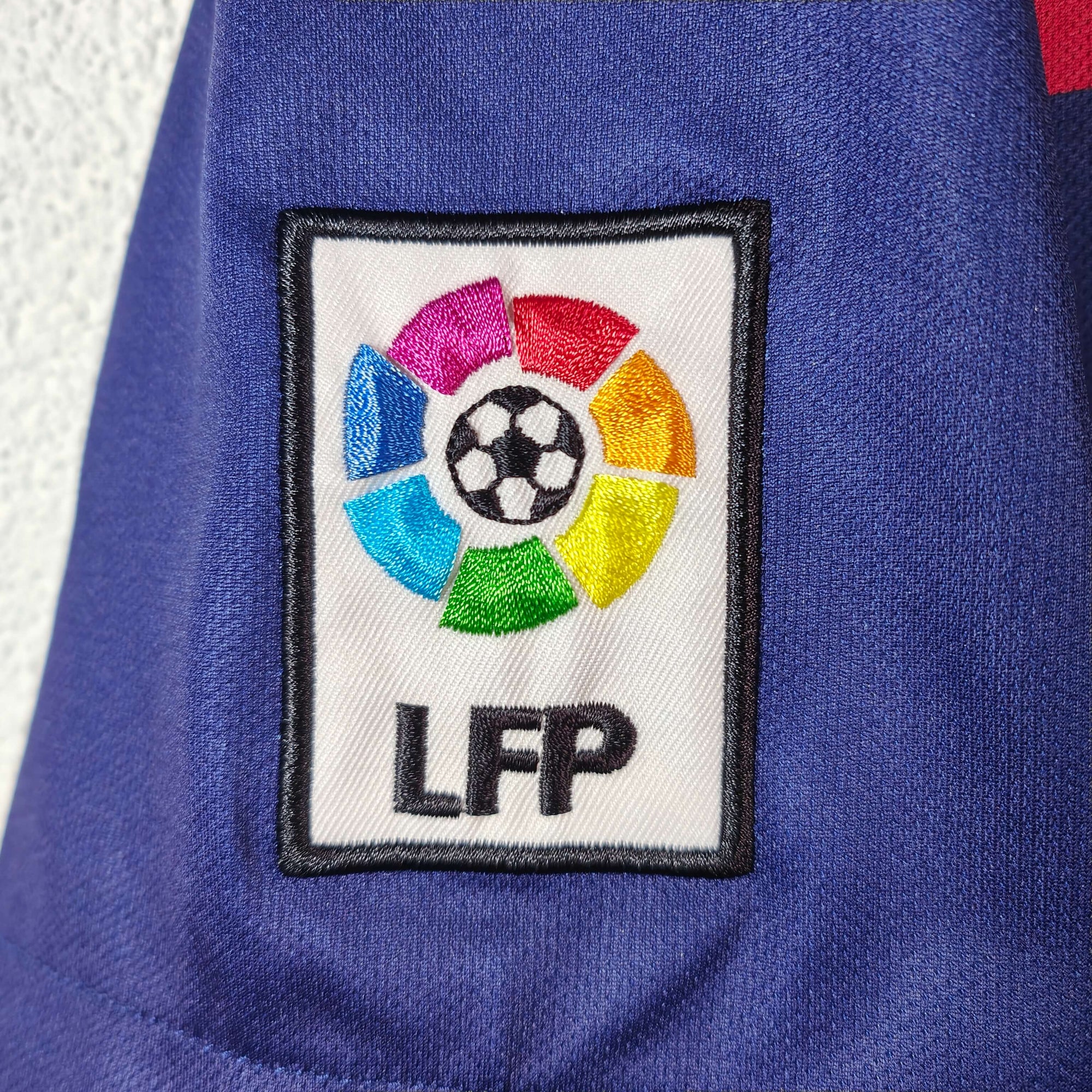 2015-16 FC Barcelona Home Shirt Suarez 