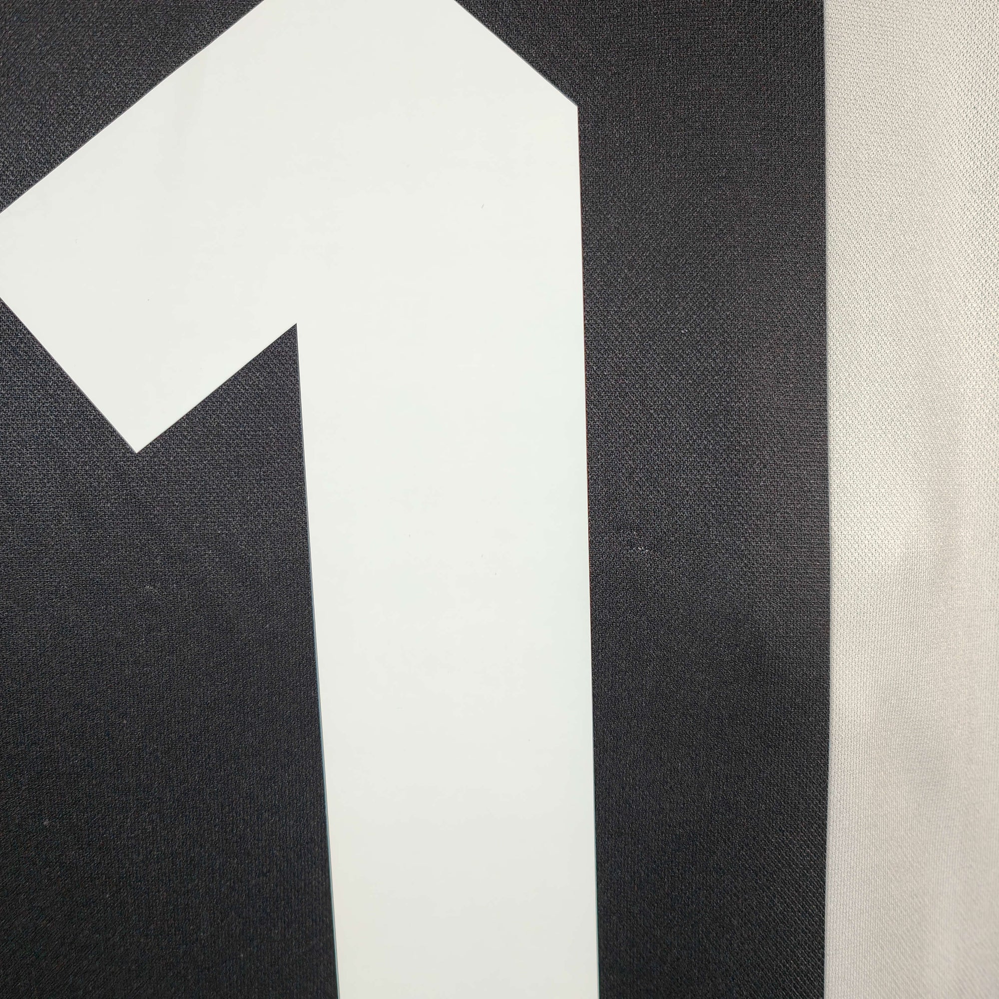 1999-00 Juventus Home Shirt Zidane 