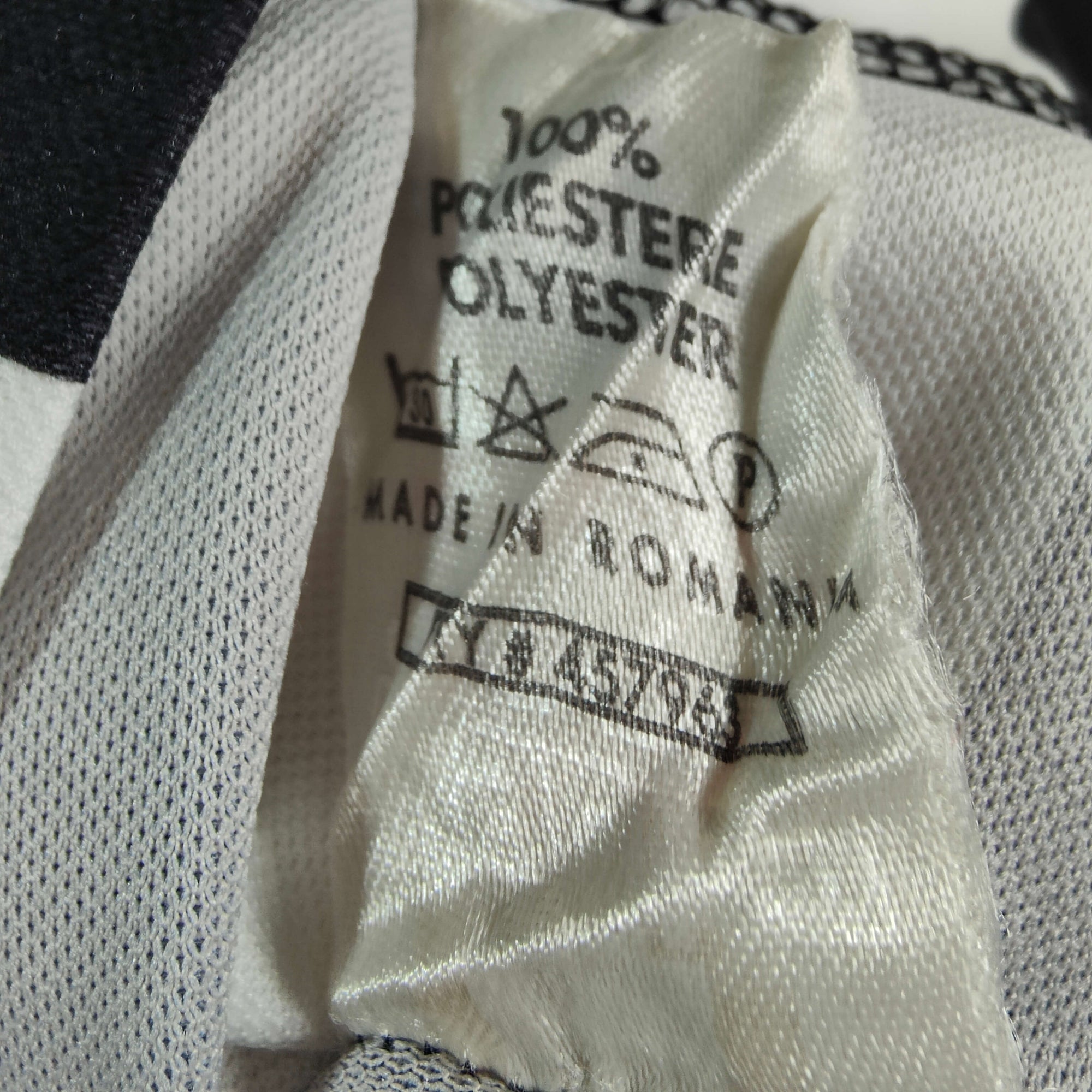 1998-99 Juventus Home Shirt Zidane 